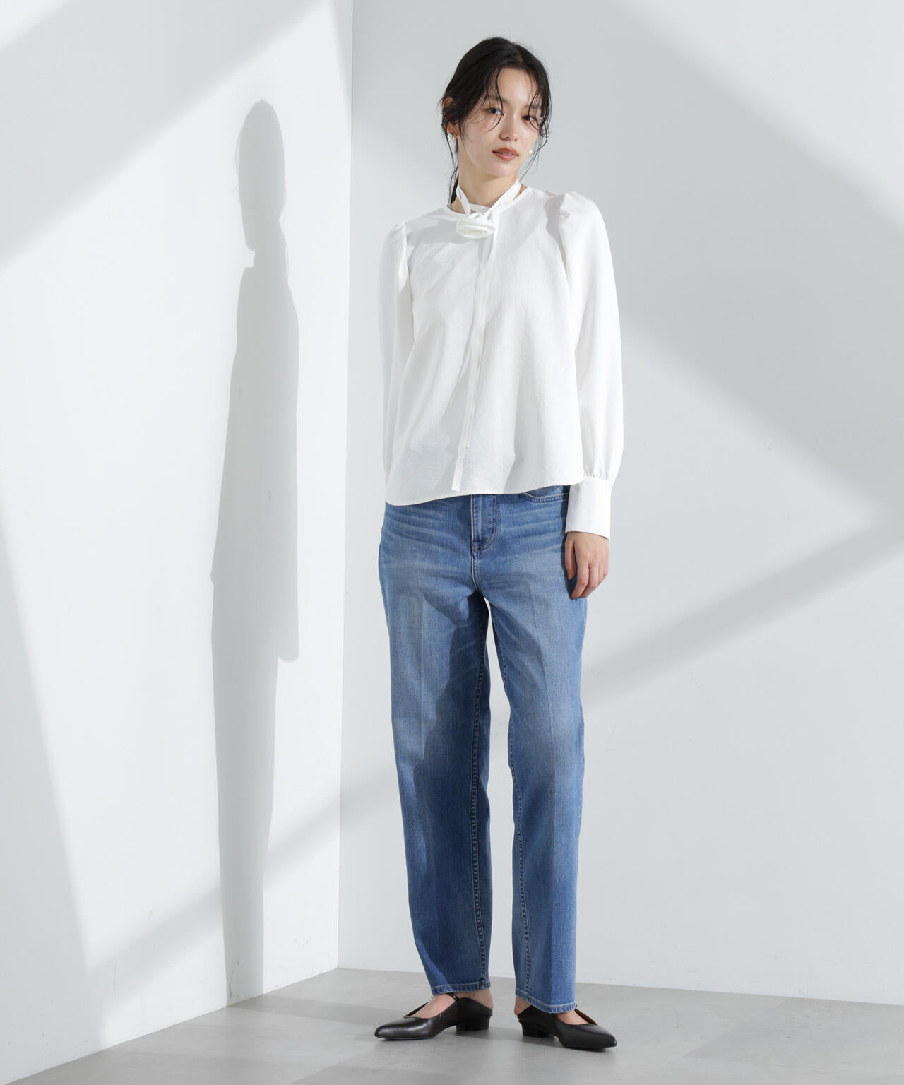 コサージュチョーカー付きブラウス 6695120307