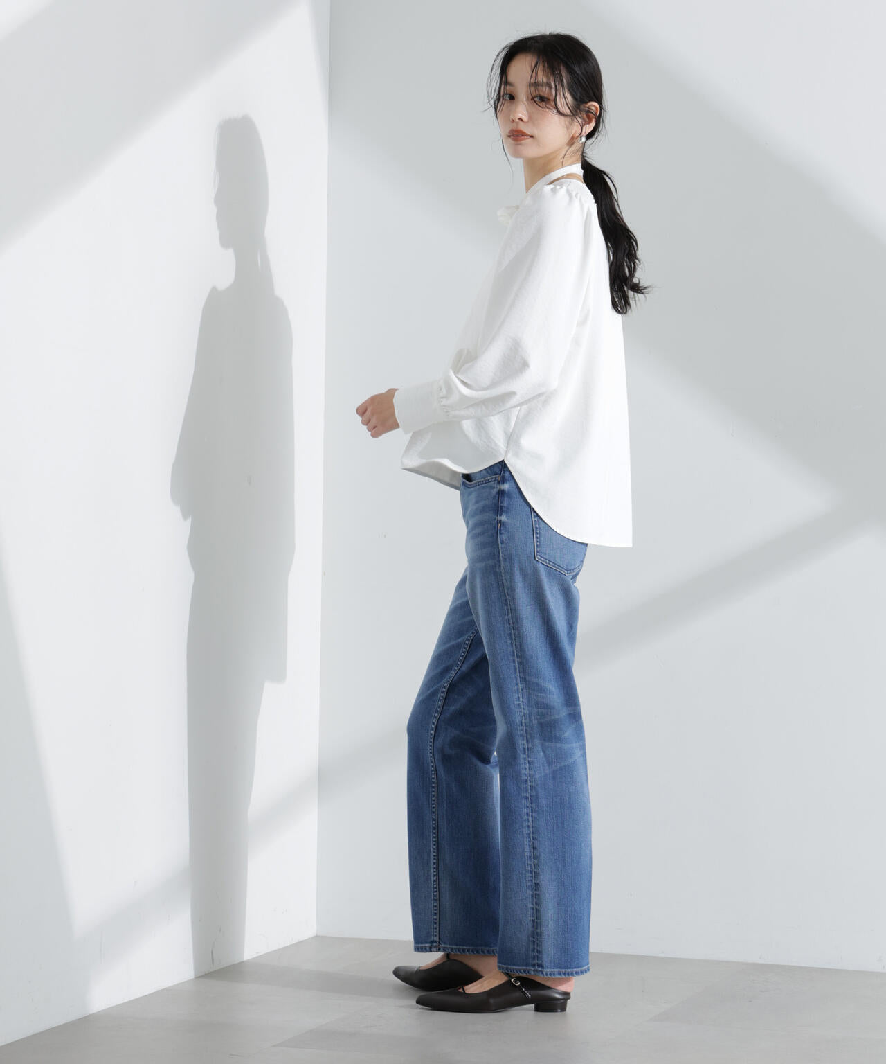 コサージュチョーカー付きブラウス 6695120307