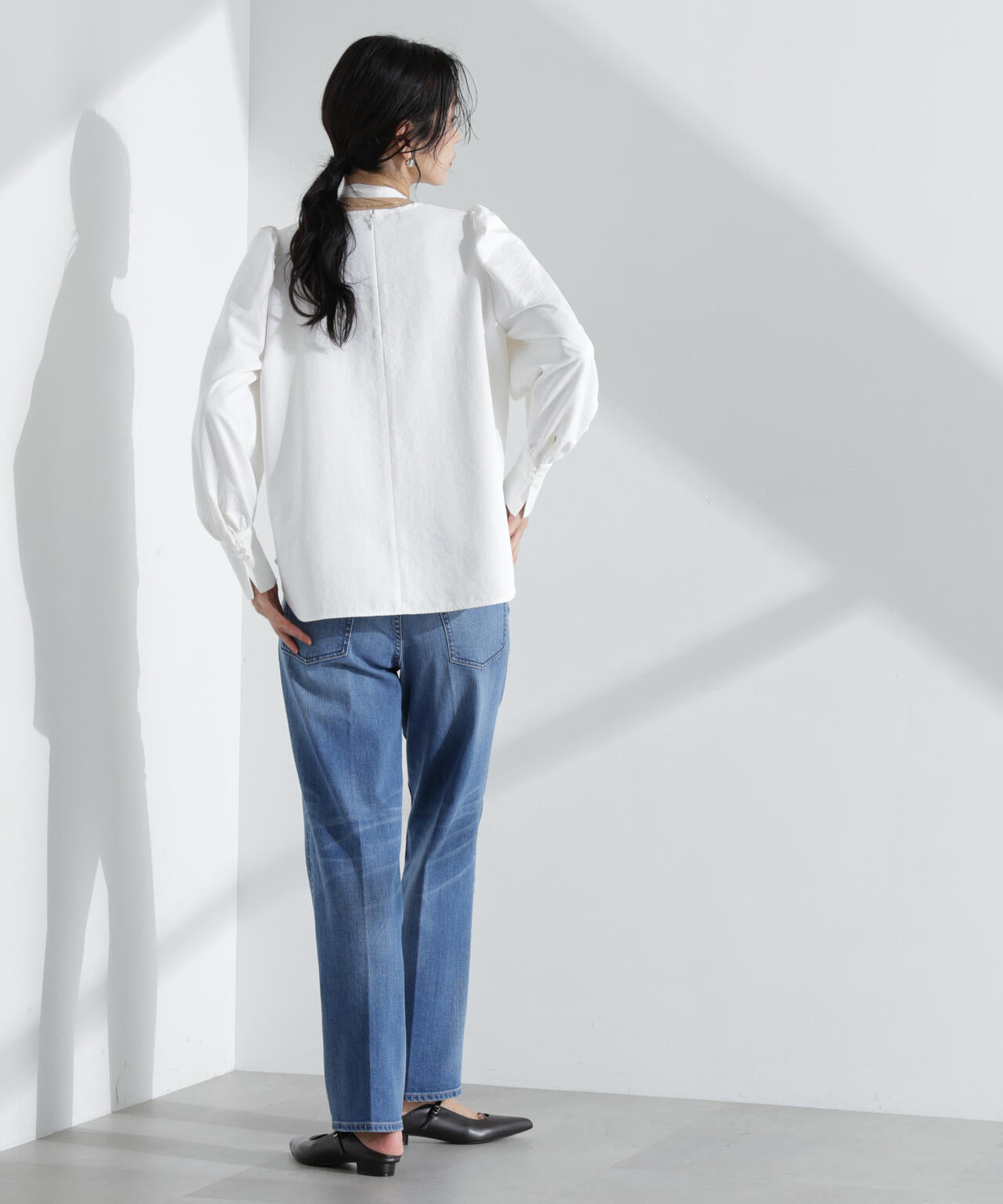 コサージュチョーカー付きブラウス 6695120307