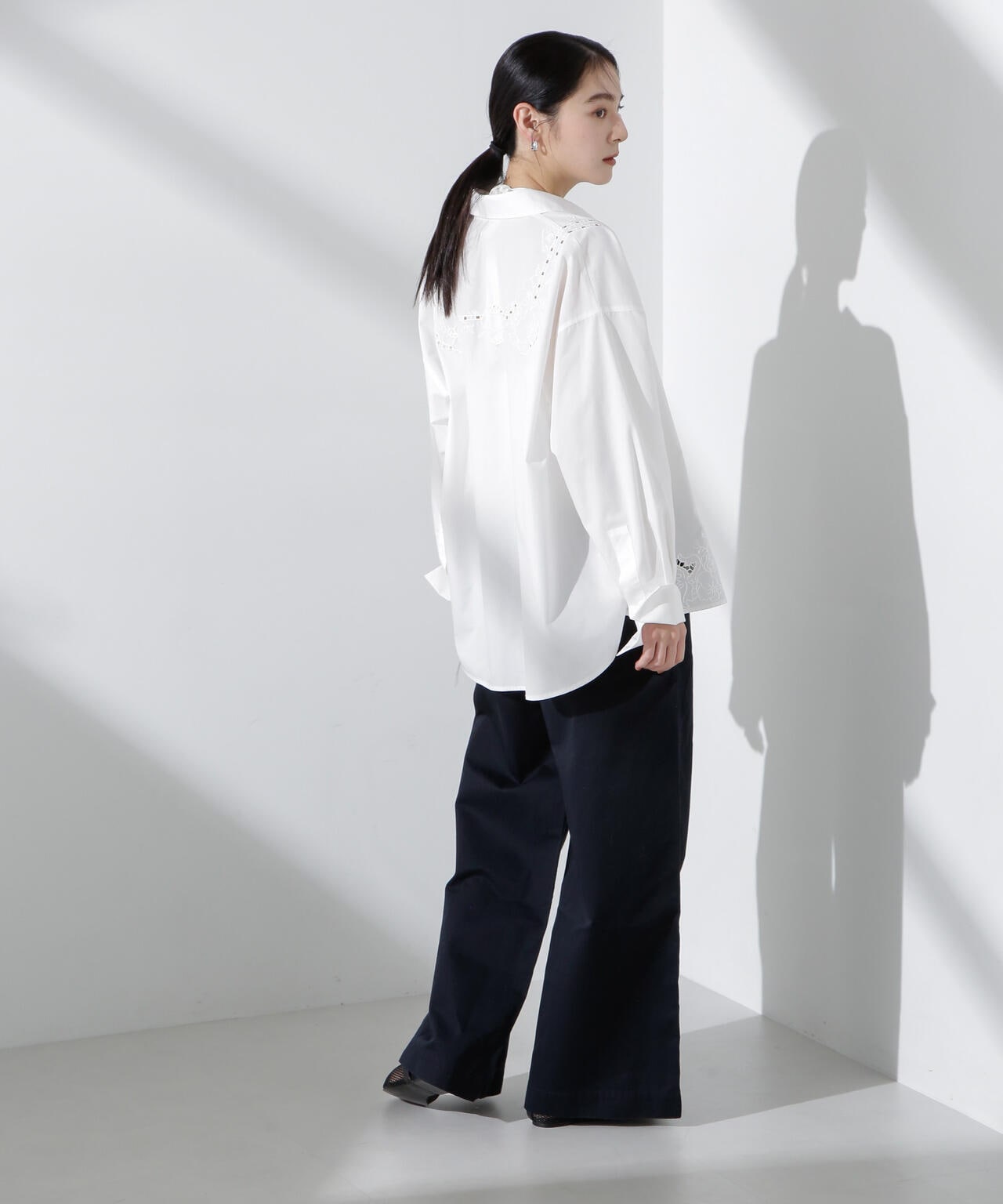 カットワークレースオーバーサイズシャツ 6695120313