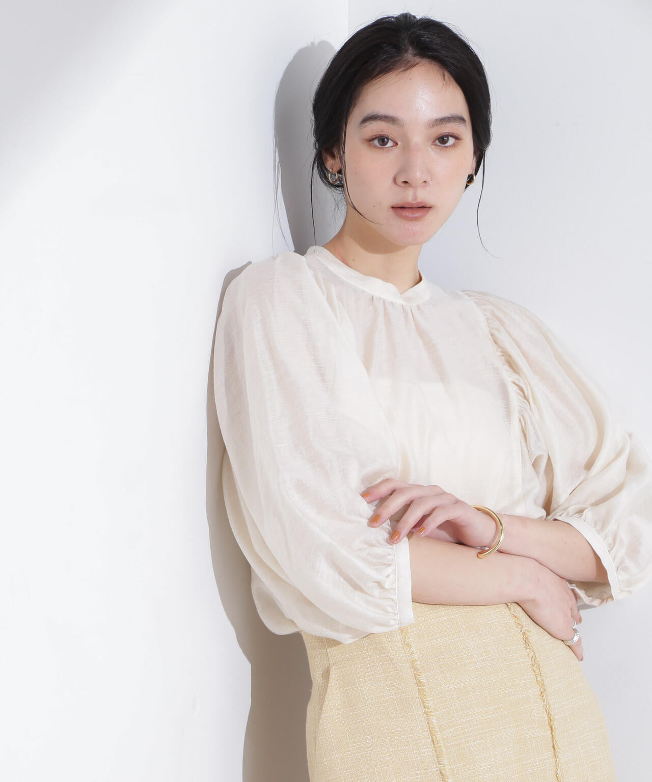 リネン混シアーボリュームスリーブブラウス 6695120317