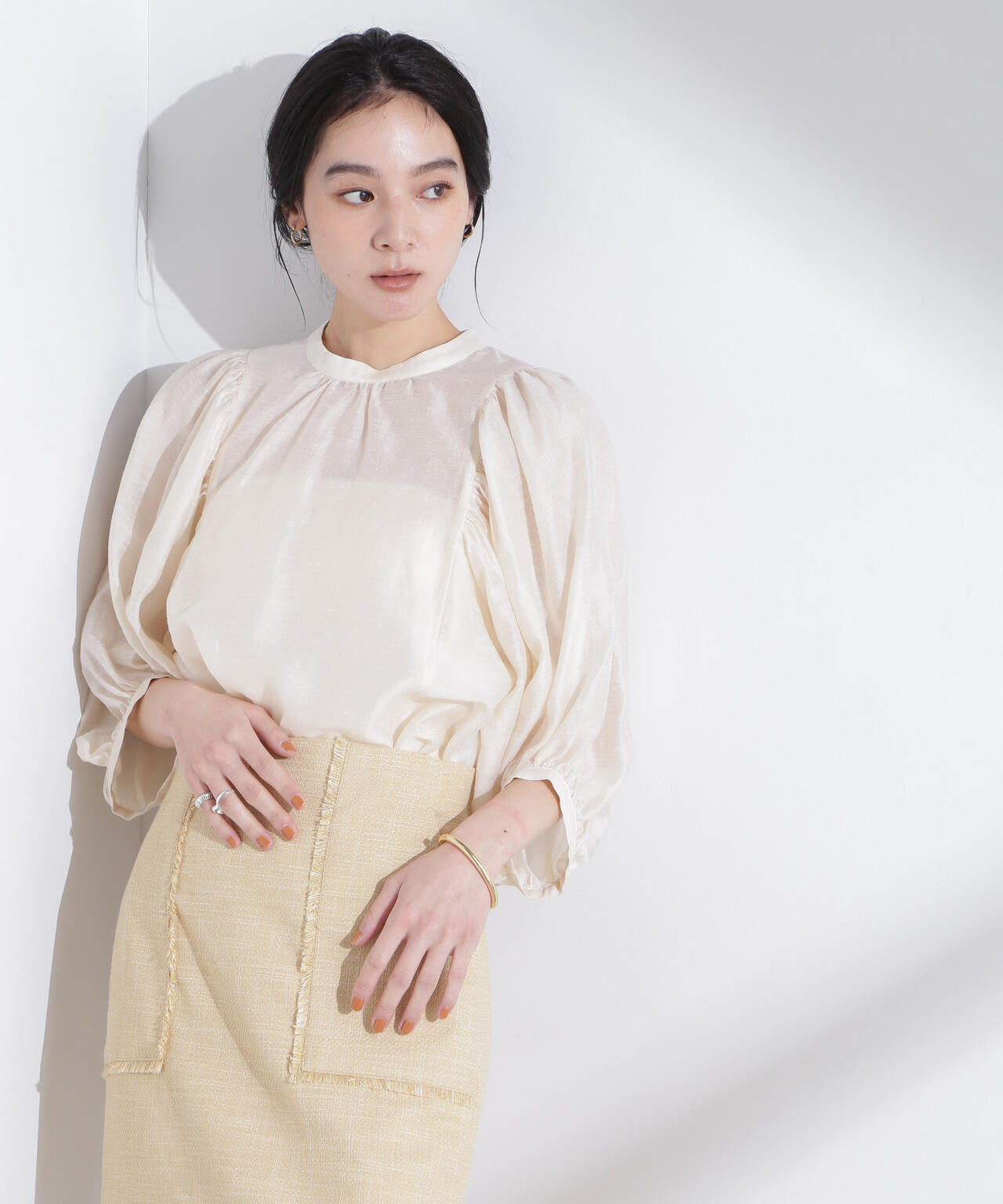 リネン混シアーボリュームスリーブブラウス 6695120317