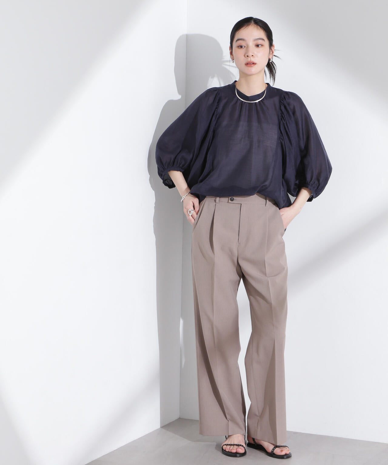 リネン混シアーボリュームスリーブブラウス 6695120317