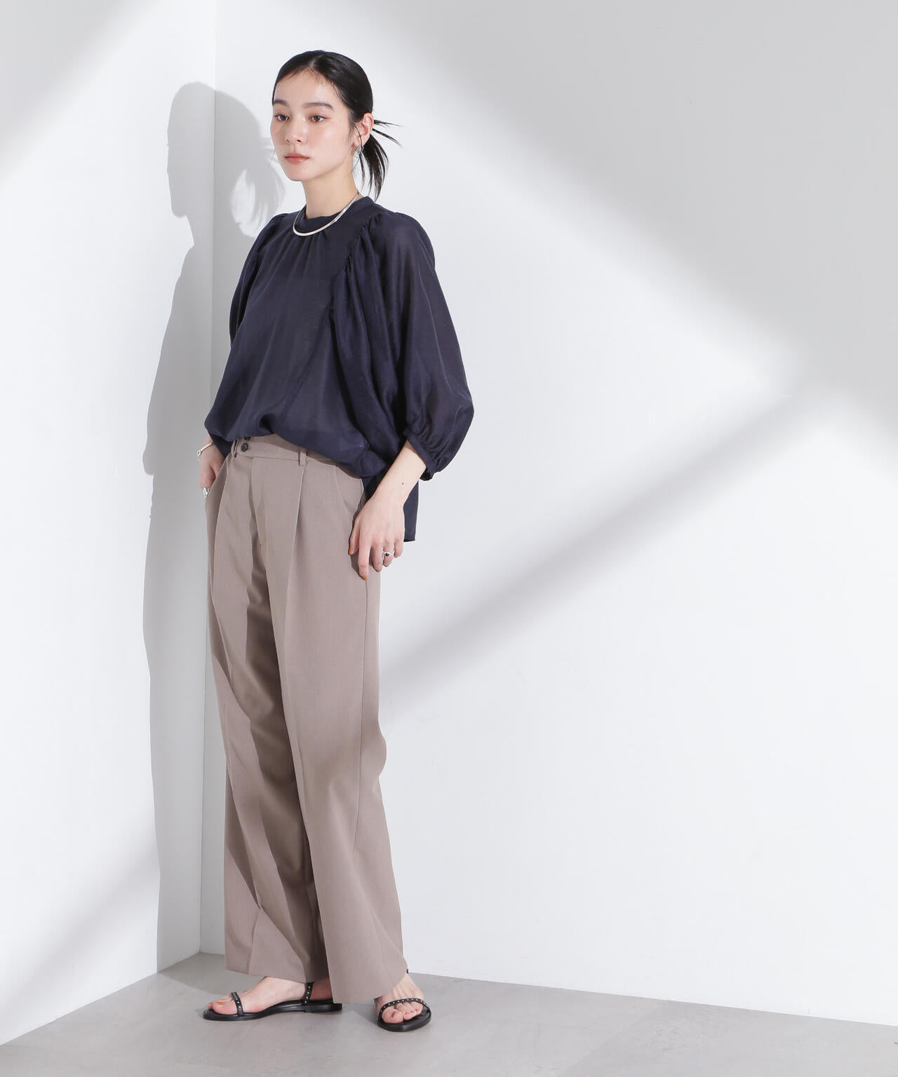 リネン混シアーボリュームスリーブブラウス 6695120317