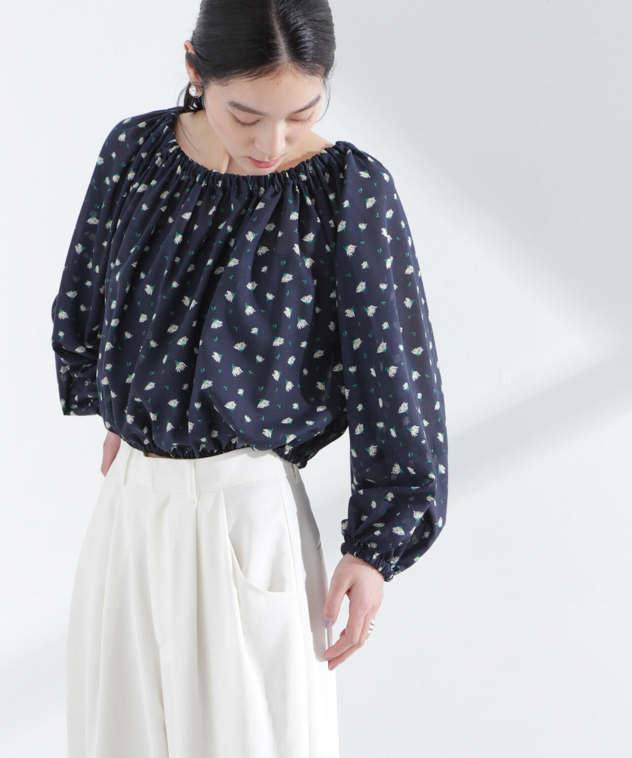 フラワープリントギャザーバルーンブラウス 6695120318