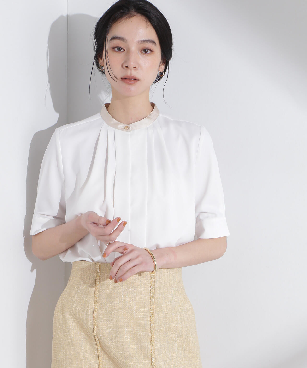 スタンドバイカラータックブラウス 半袖 6695121306