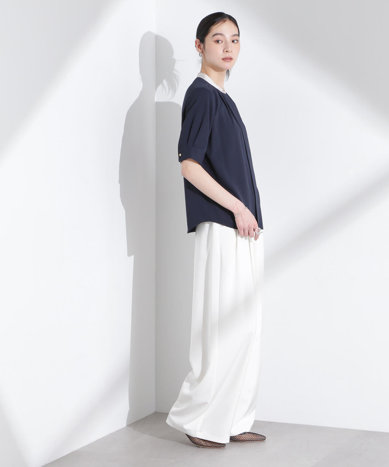 スタンドバイカラータックブラウス 半袖 6695121306