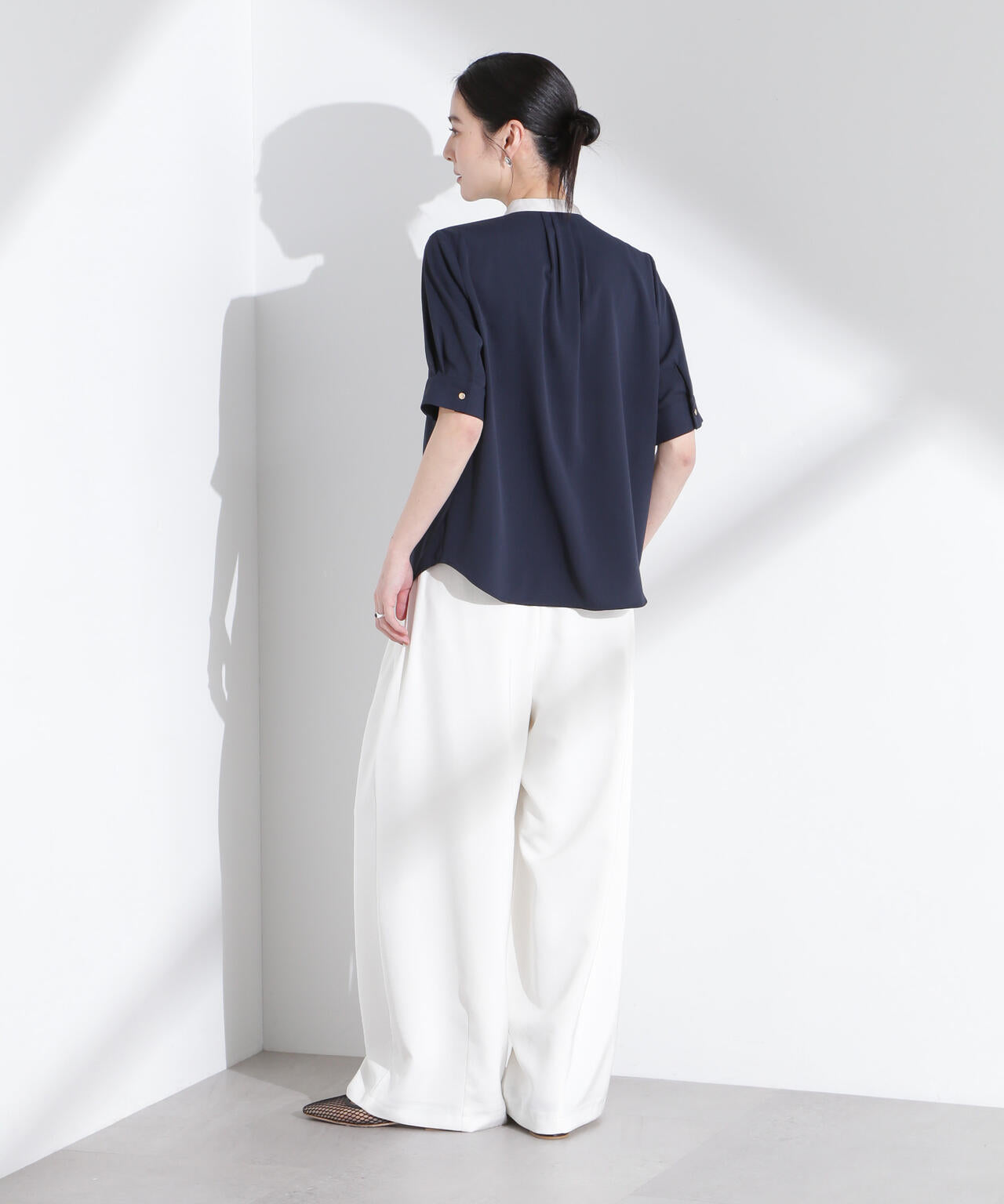 スタンドバイカラータックブラウス 半袖 6695121306