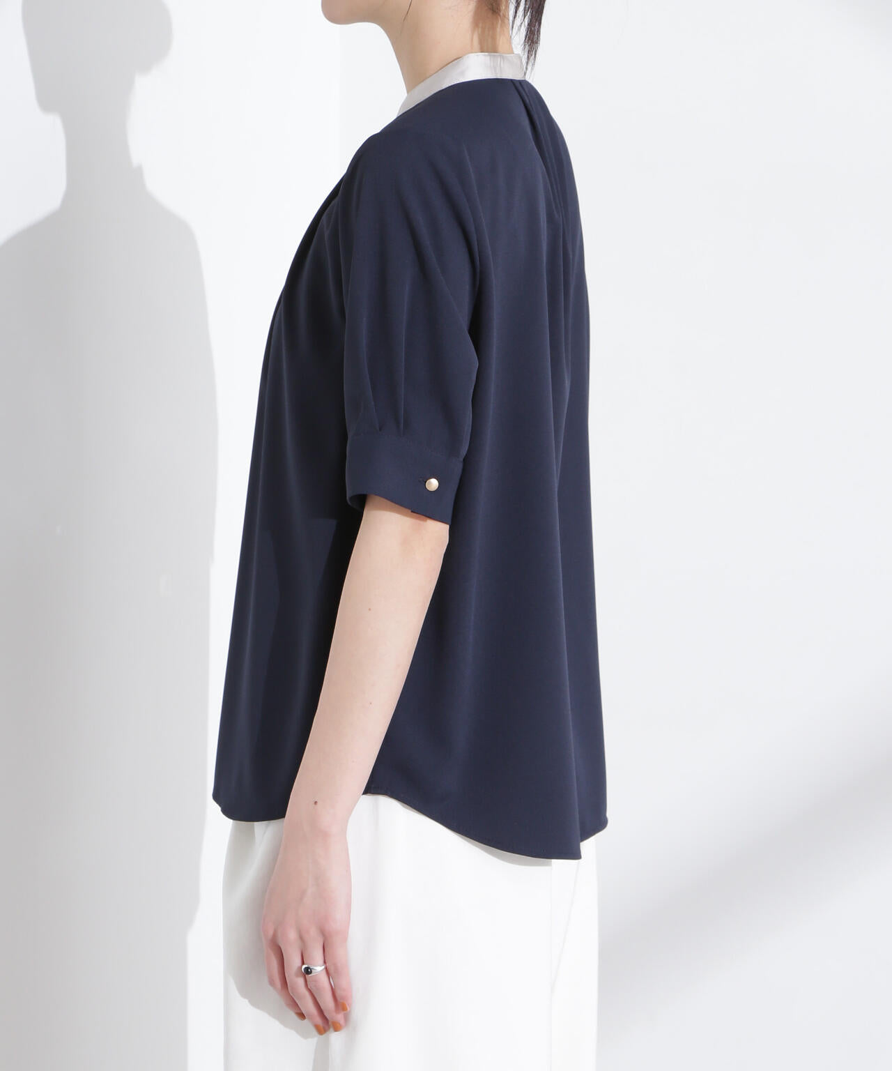 スタンドバイカラータックブラウス 半袖 6695121306