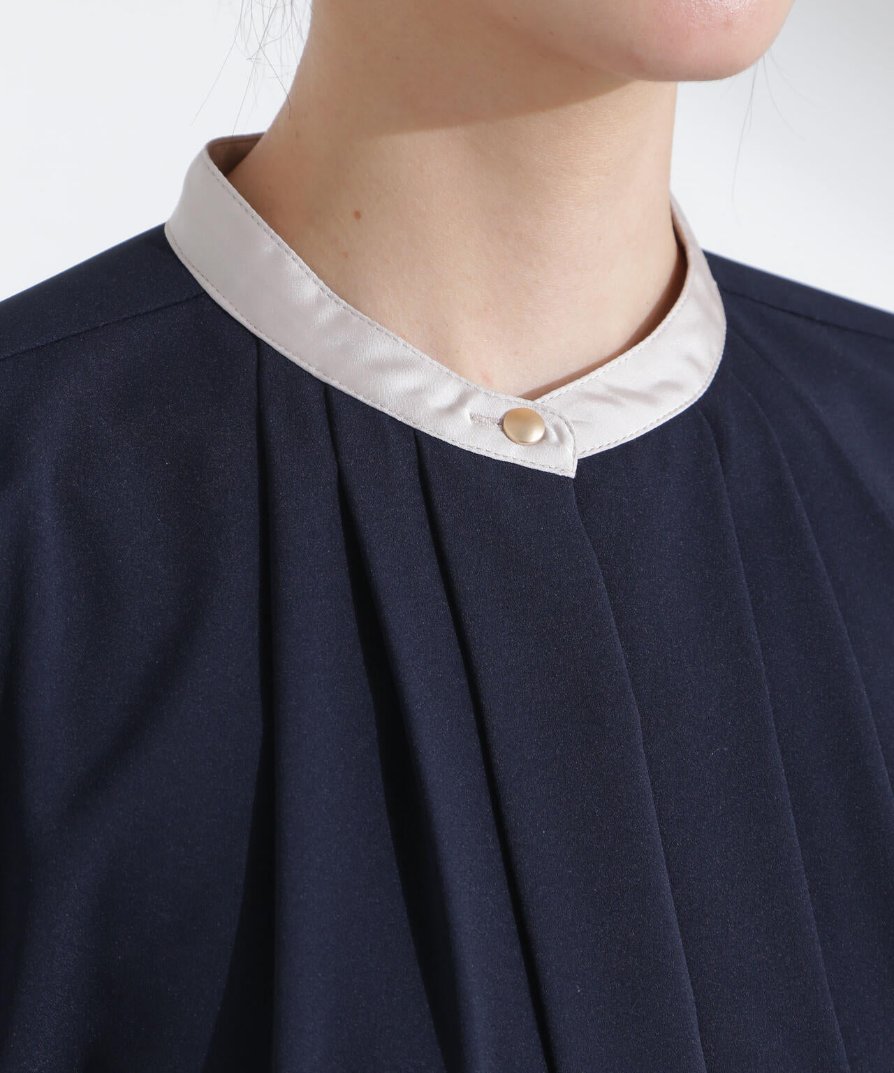 スタンドバイカラータックブラウス 半袖 6695121306