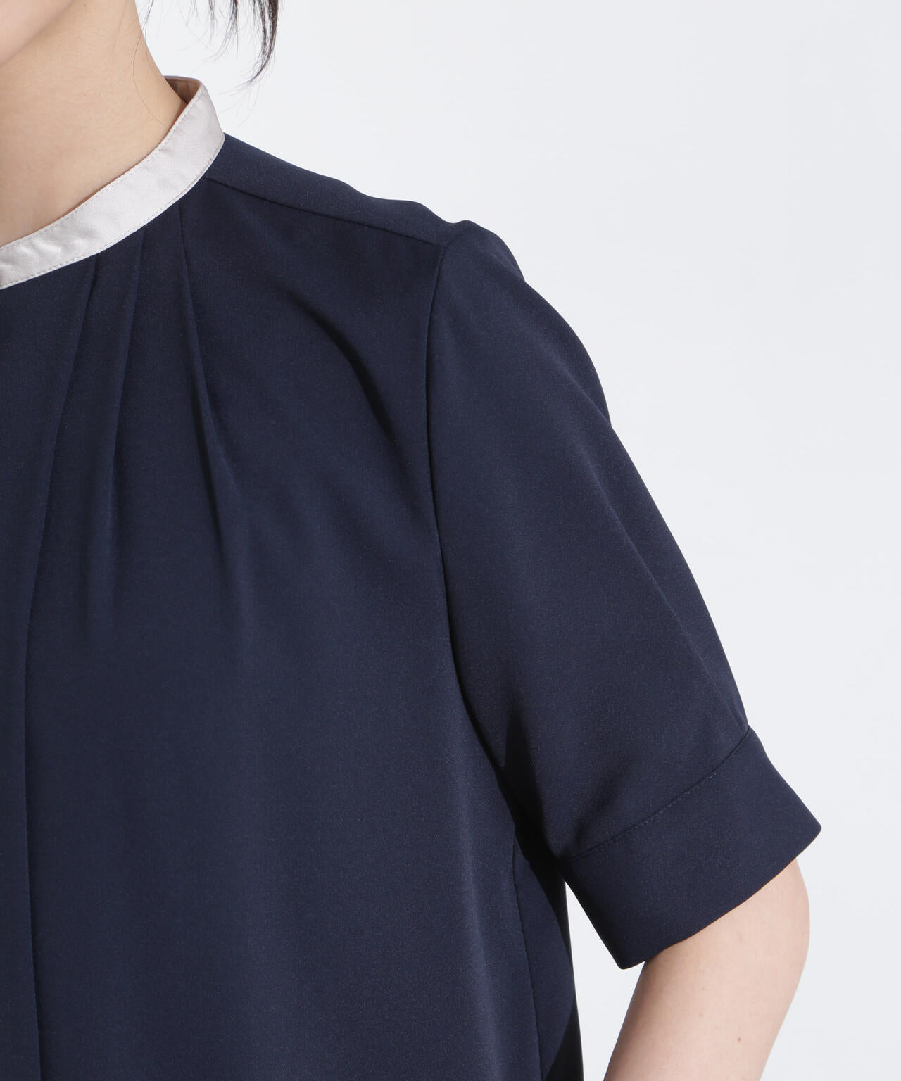 スタンドバイカラータックブラウス 半袖 6695121306