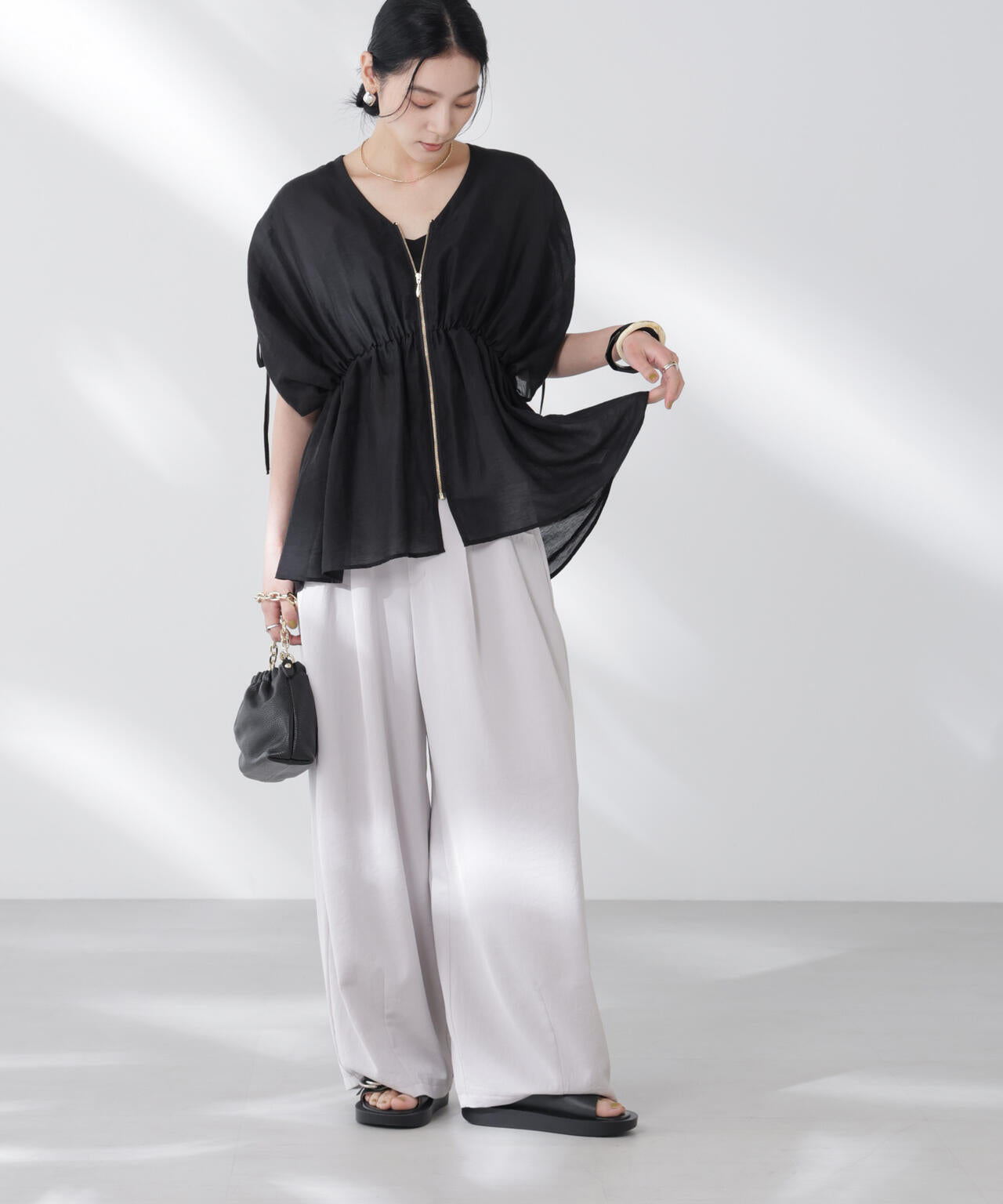 リネン混シアーギャザージップブラウス 6695121308