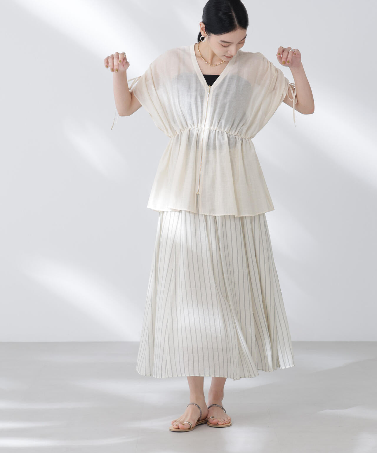 リネン混シアーギャザージップブラウス 6695121308