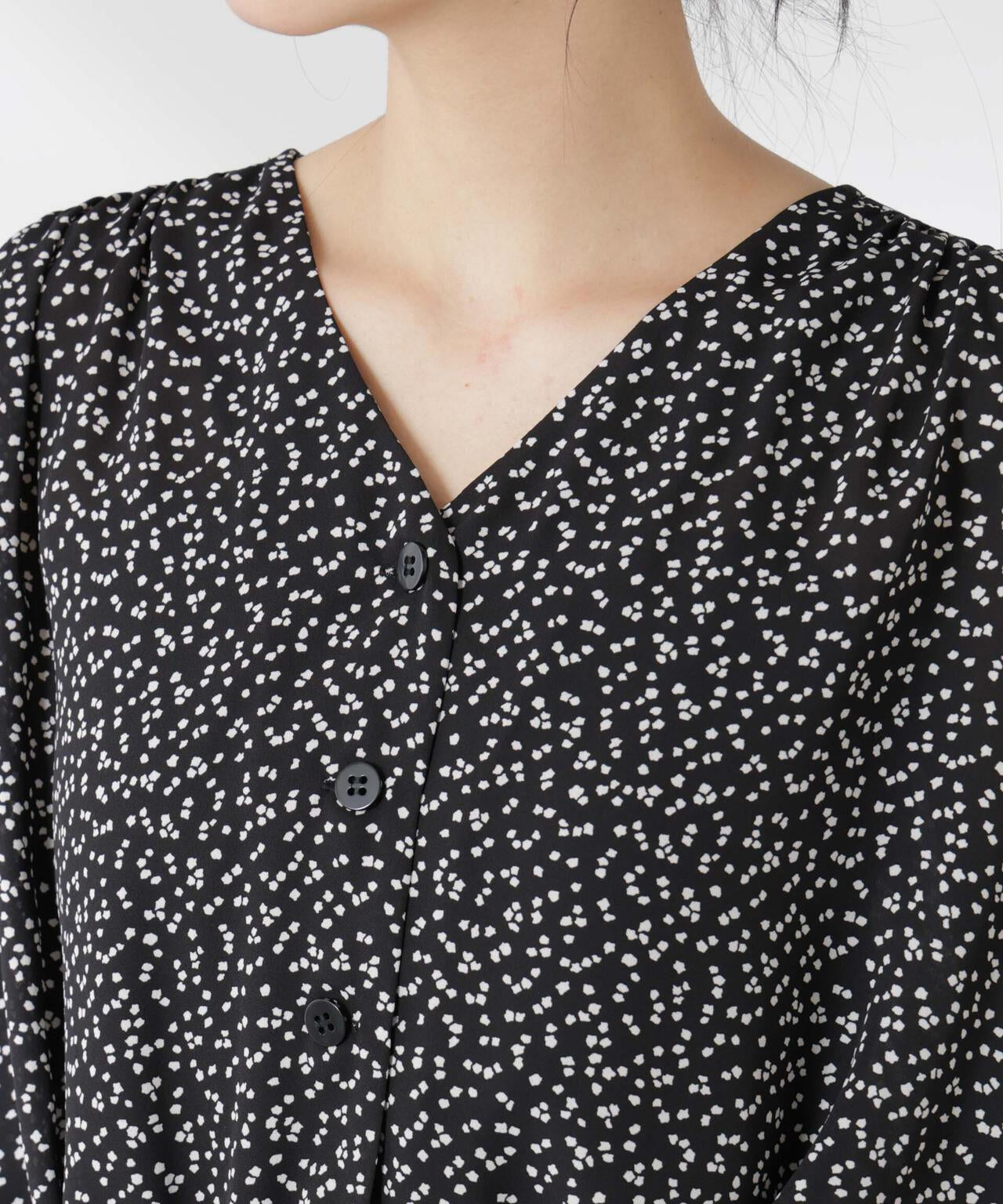 ランダムドットショート丈Vネックブラウス 6695121314