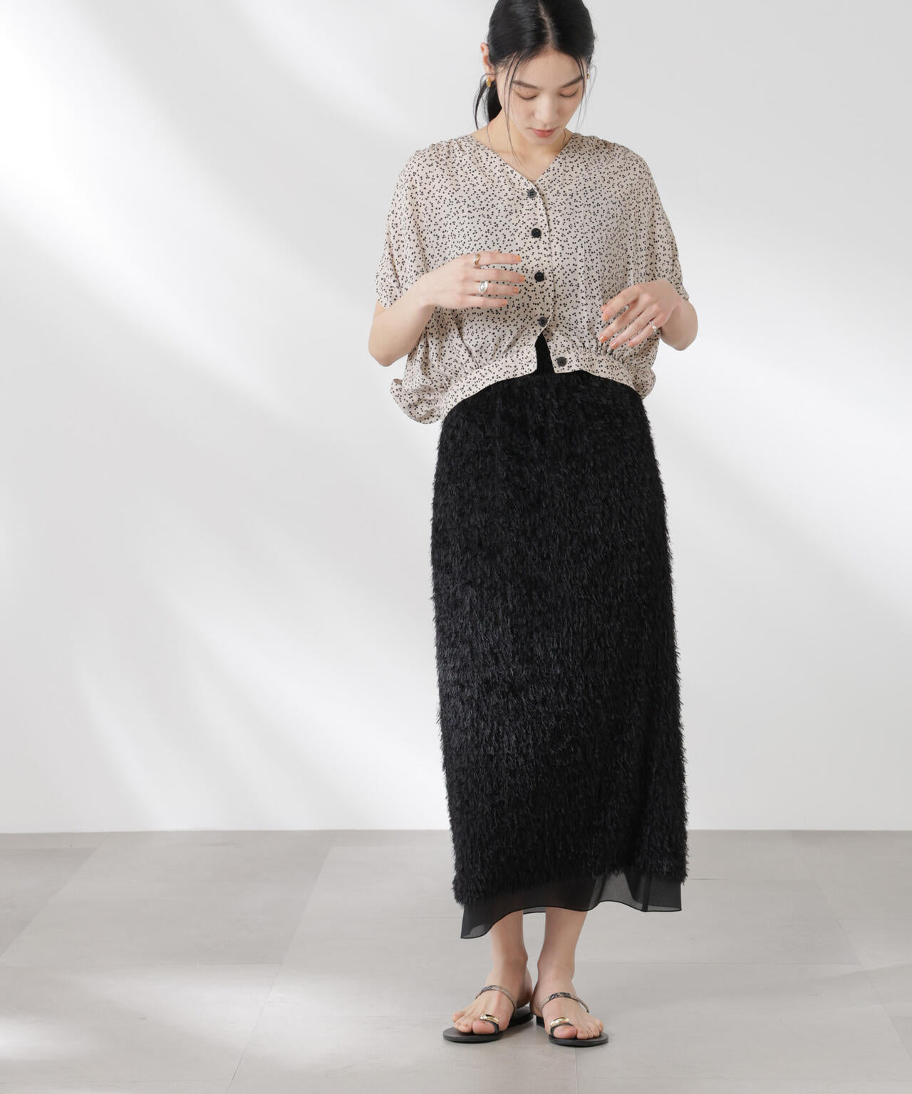 ランダムドットショート丈Vネックブラウス 6695121314