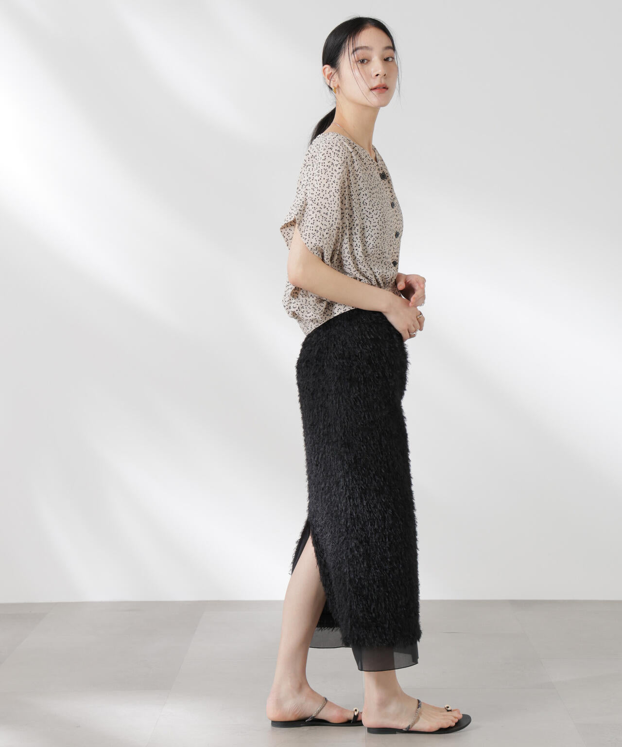 ランダムドットショート丈Vネックブラウス 6695121314