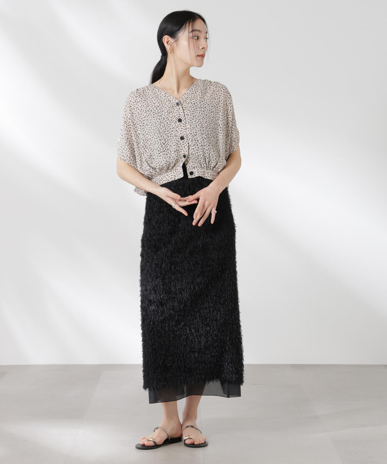 ランダムドットショート丈Vネックブラウス 6695121314