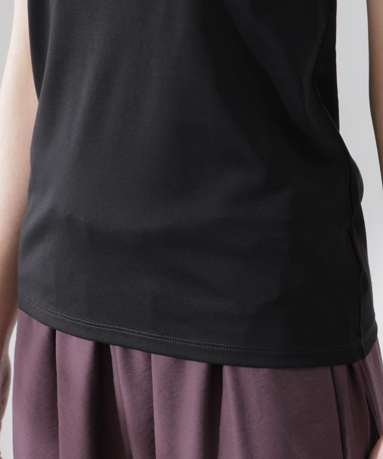 ストレッチポンチカップ付きバックオープンタンクトップ 6695124315