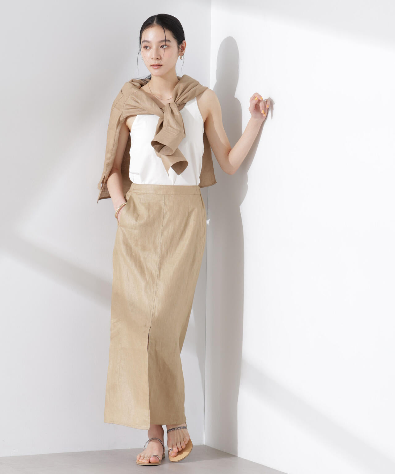 ストレッチポンチカップ付きバックオープンタンクトップ 6695124315