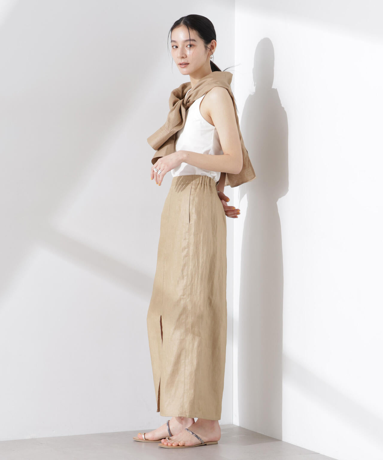 ストレッチポンチカップ付きバックオープンタンクトップ 6695124315