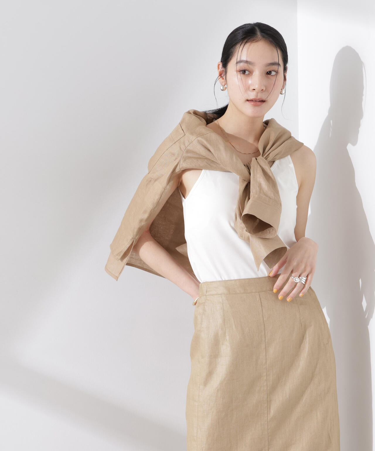 ストレッチポンチカップ付きバックオープンタンクトップ 6695124315