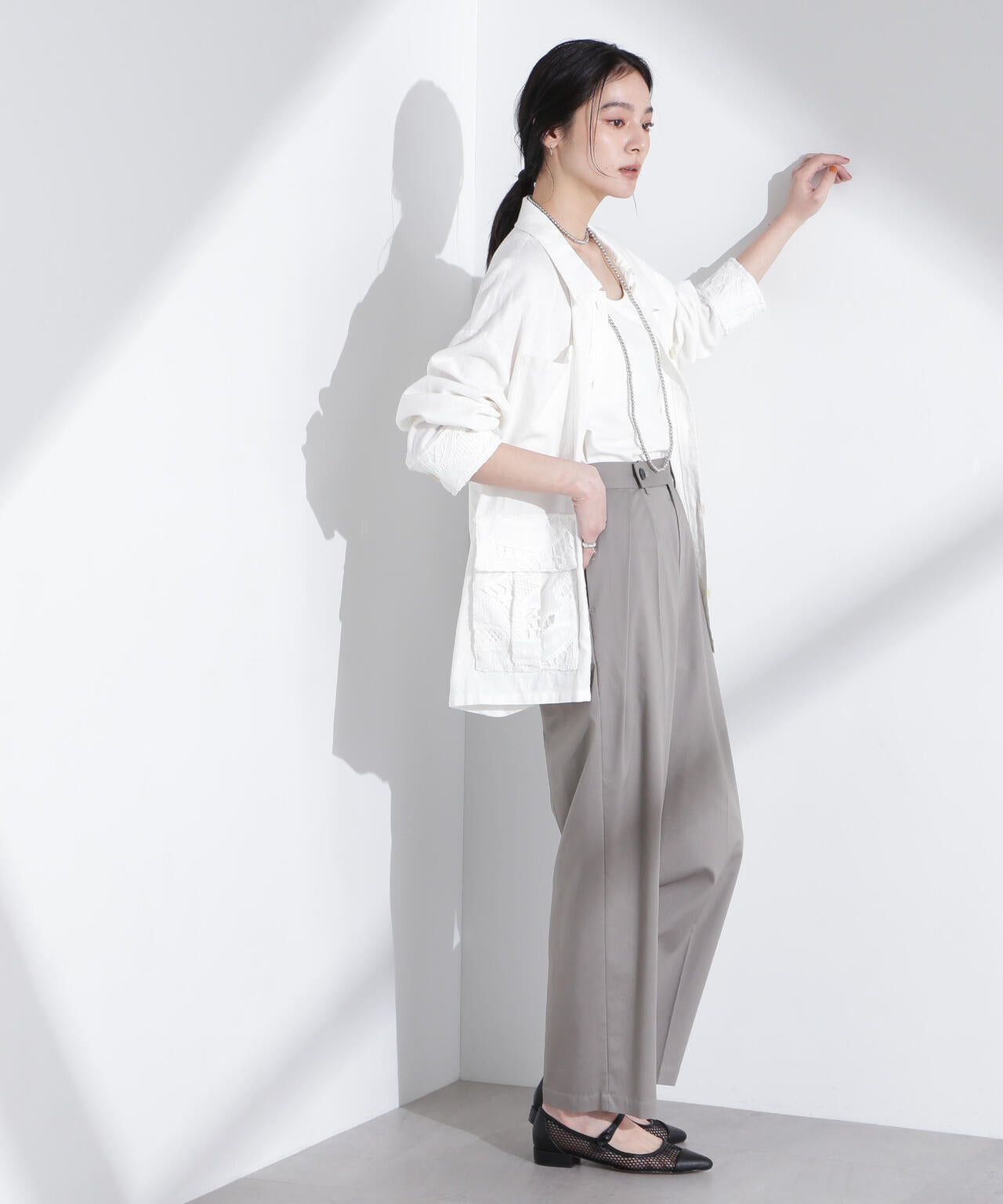 リネンストレッチタックコクーンパンツ 6695127318