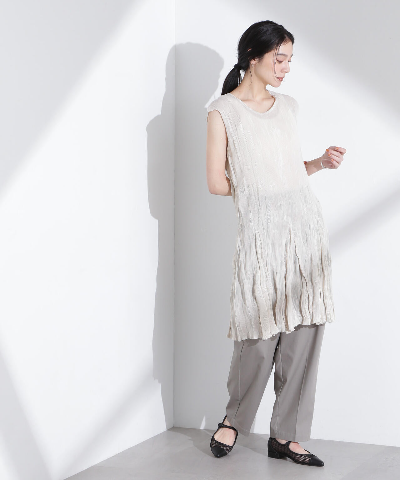 リネンストレッチタックコクーンパンツ 6695127318