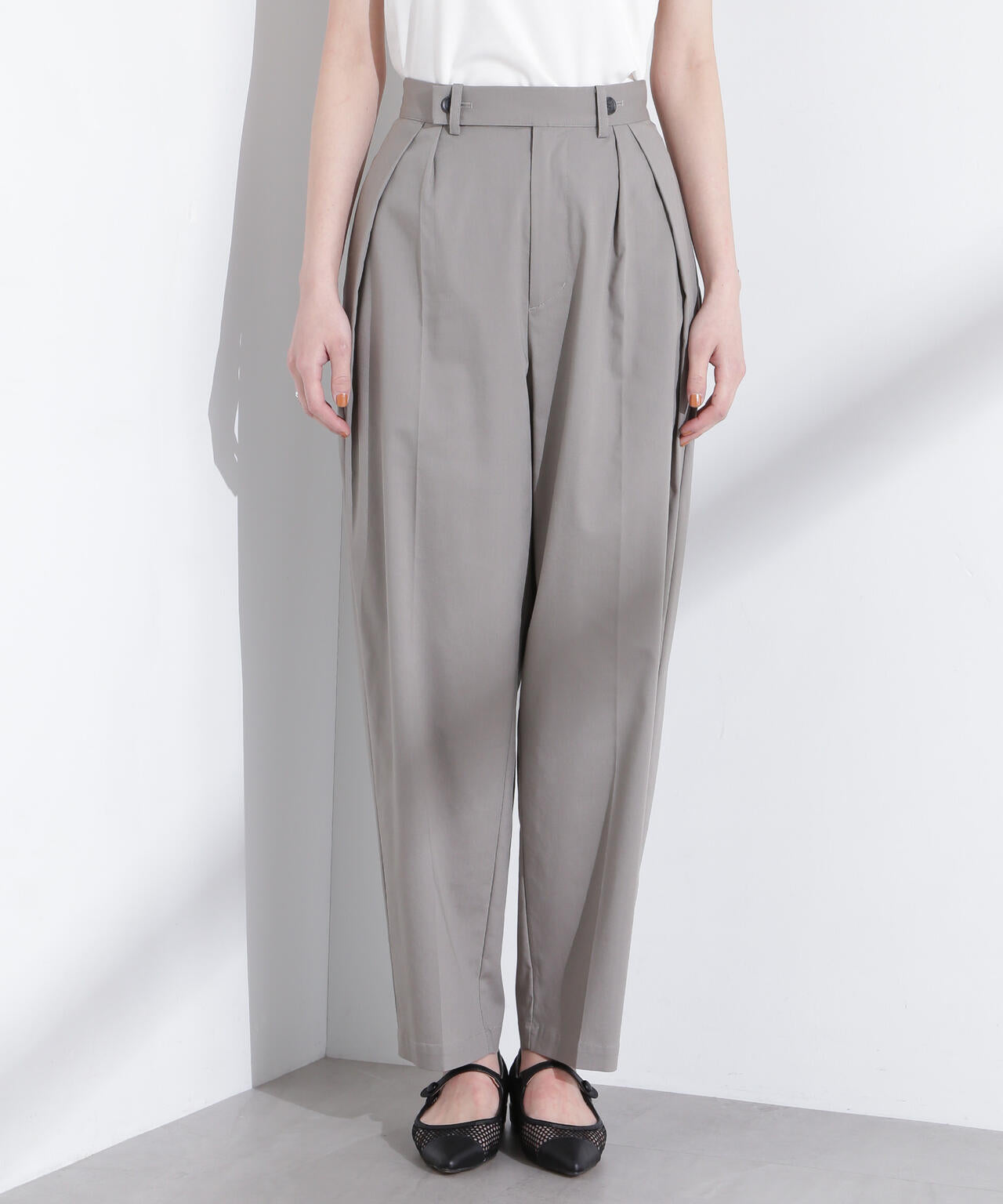 リネンストレッチタックコクーンパンツ 6695127318