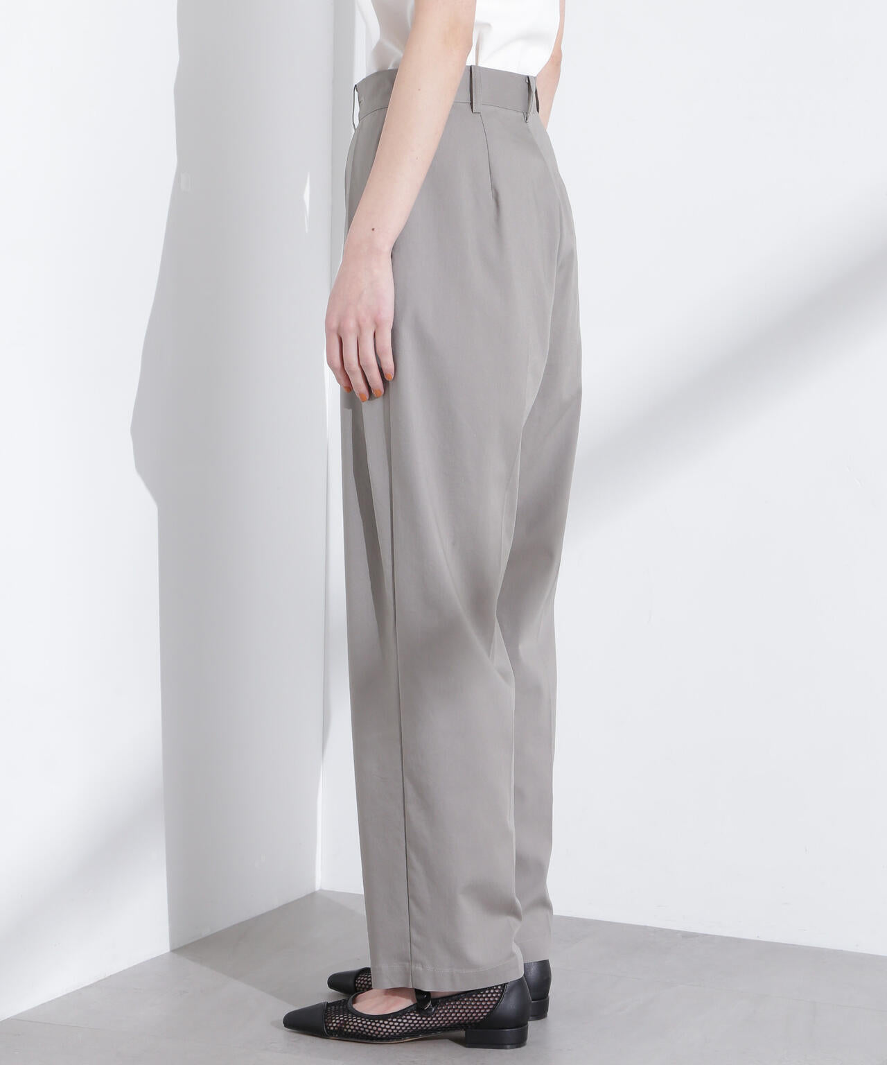 リネンストレッチタックコクーンパンツ 6695127318