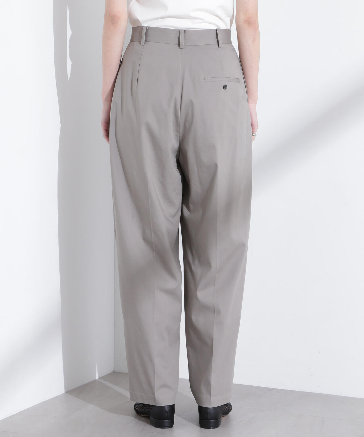 リネンストレッチタックコクーンパンツ 6695127318