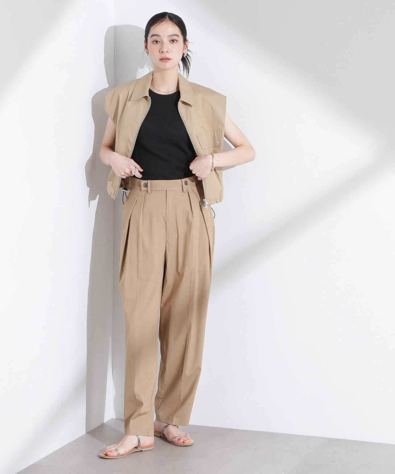 リネンストレッチタックコクーンパンツ 6695127318