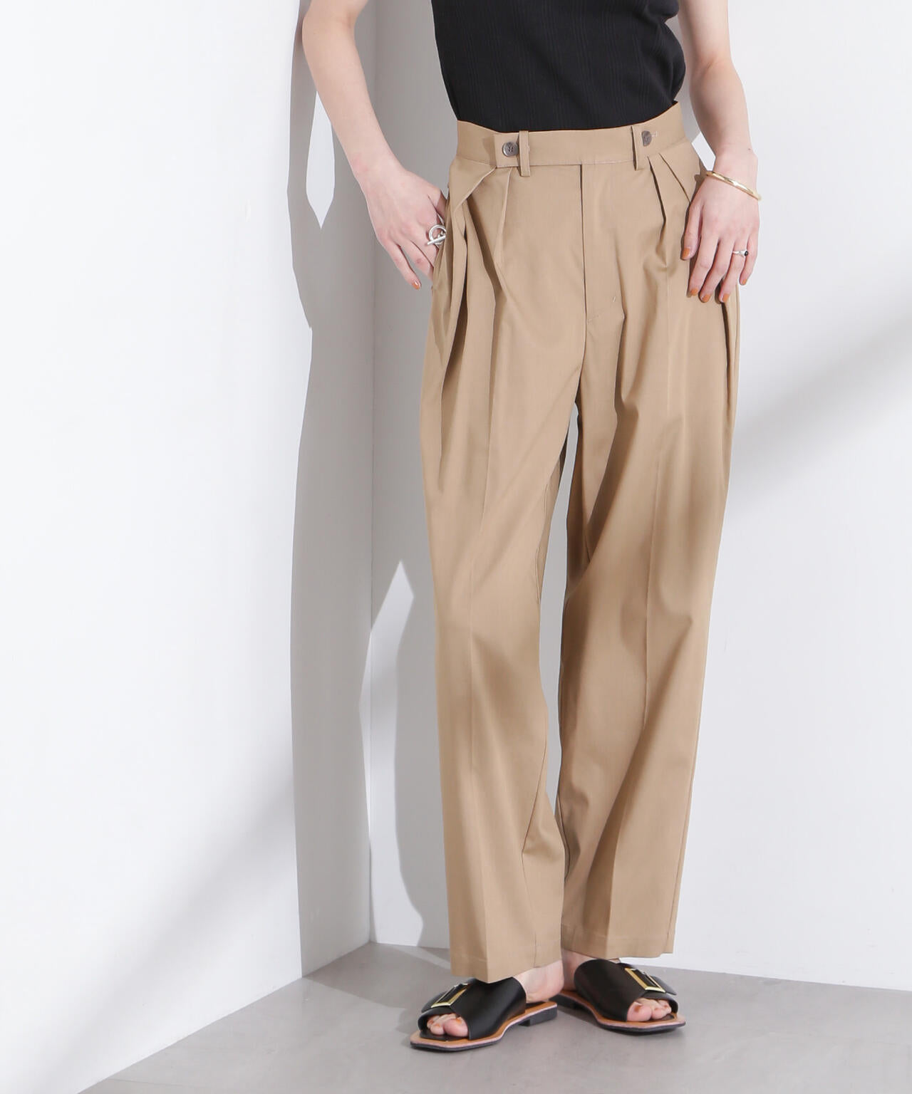 リネンストレッチタックコクーンパンツ 6695127318