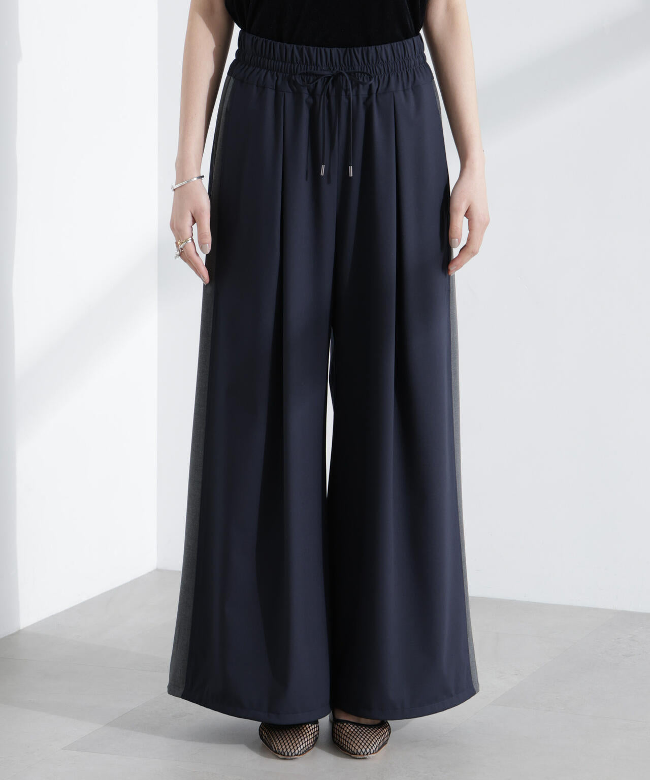 ラインイージーワイドパンツ 6695127323