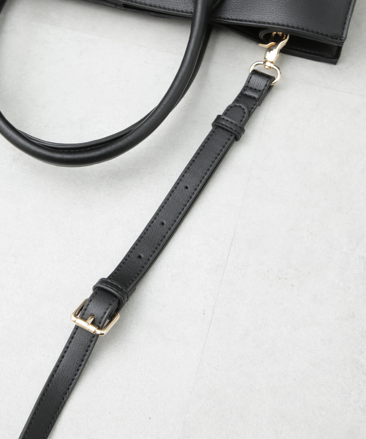 ターンロックベルトビッグトートバッグ 6695132304