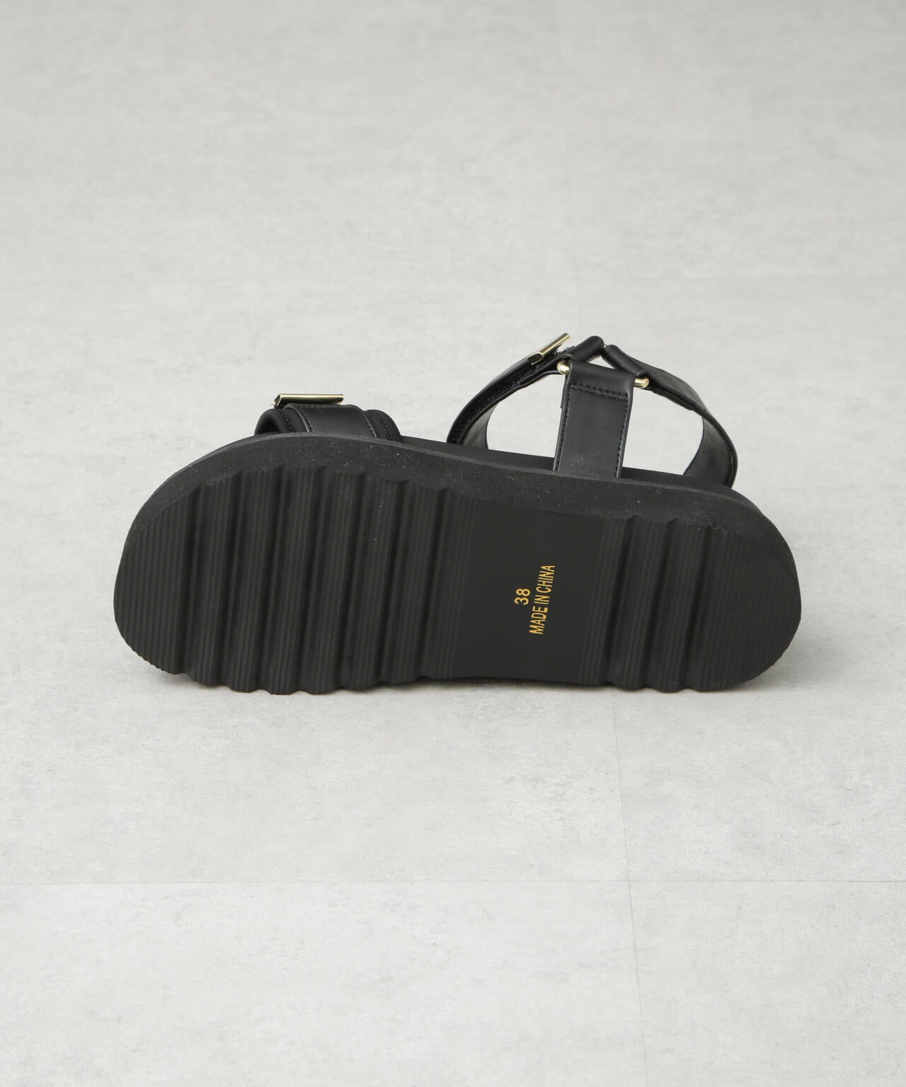 ベルトプラットフォームサンダル 6695133300