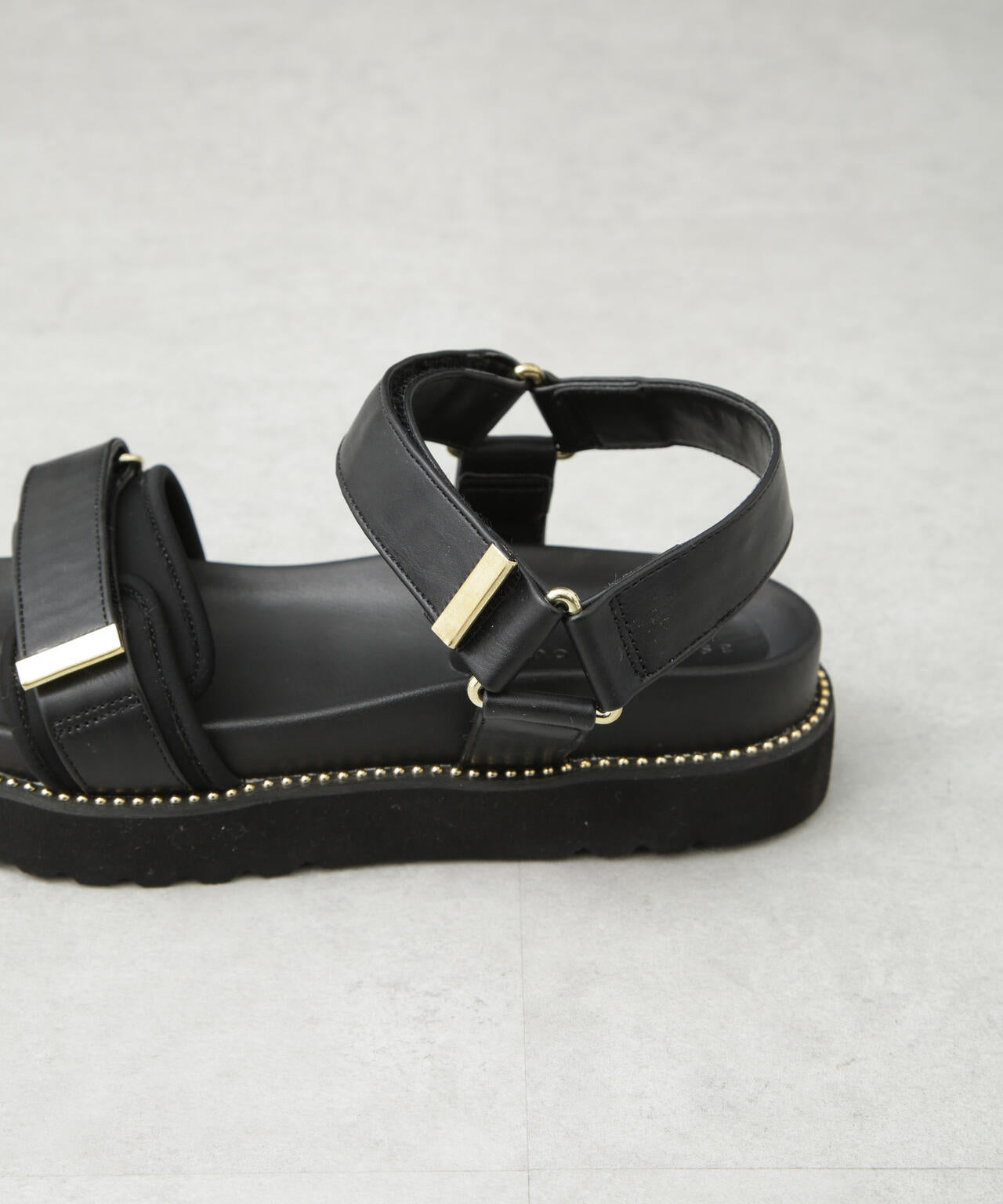 ベルトプラットフォームサンダル 6695133300