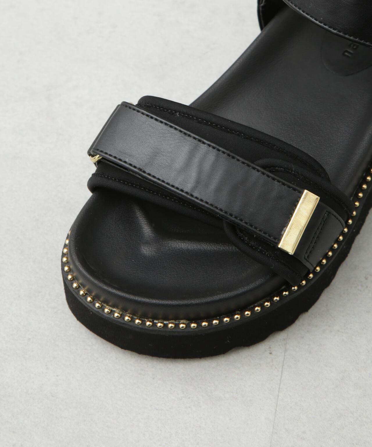 ベルトプラットフォームサンダル 6695133300