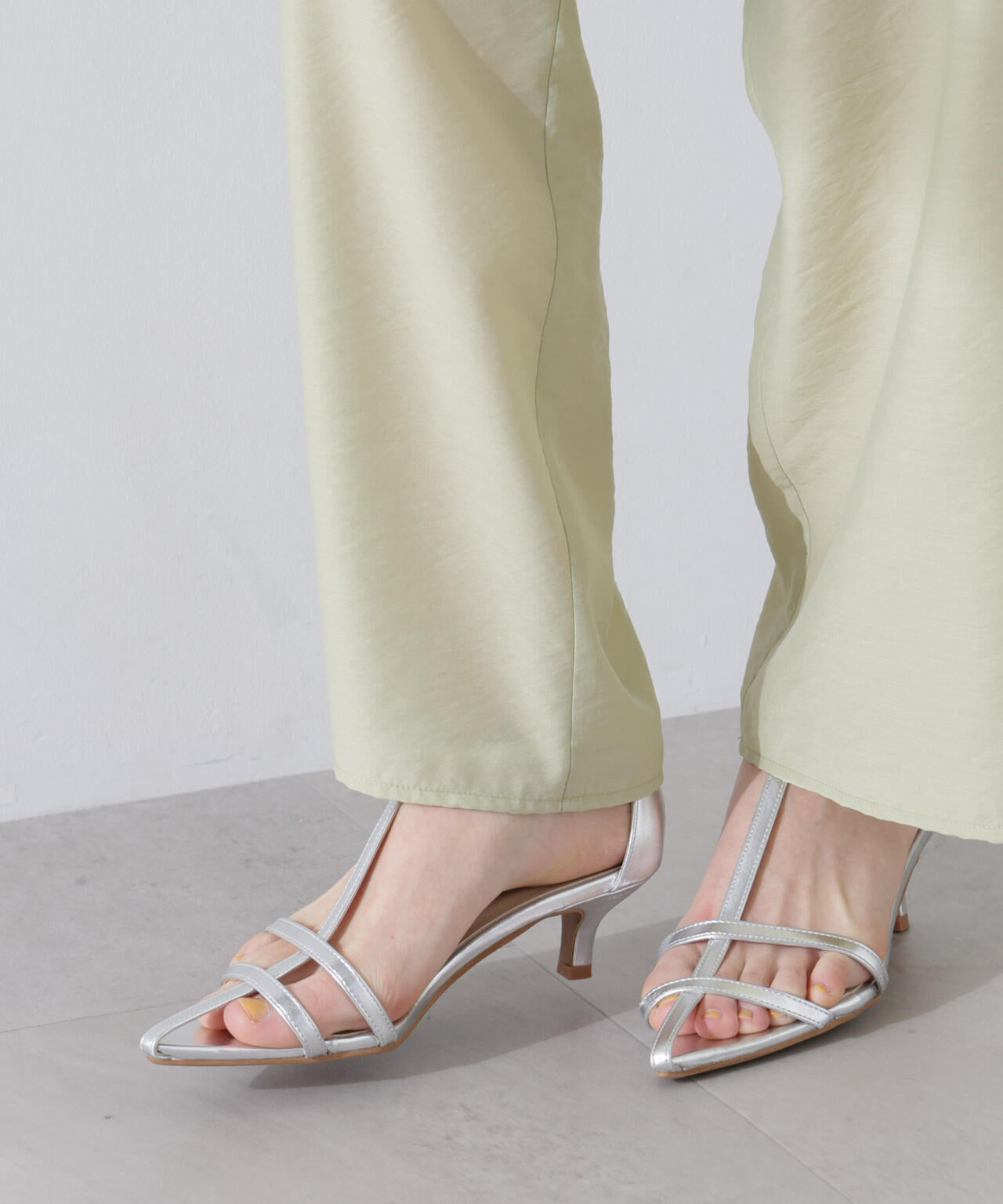 クロスストラップサンダル 6695133307