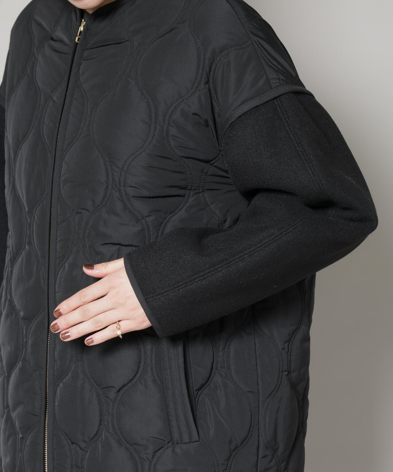 異素材コンビキルティングノーカラーコート 6695211305