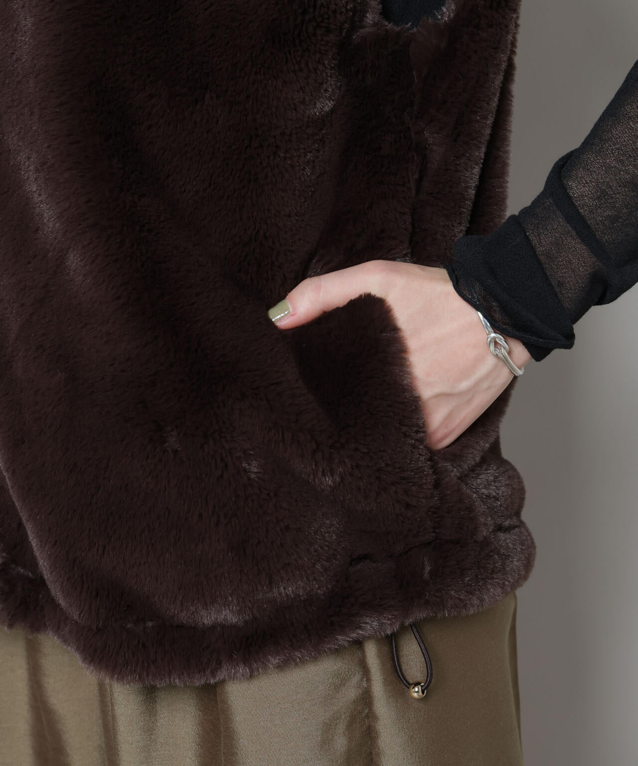 フェイクファーフードベスト 6695216305