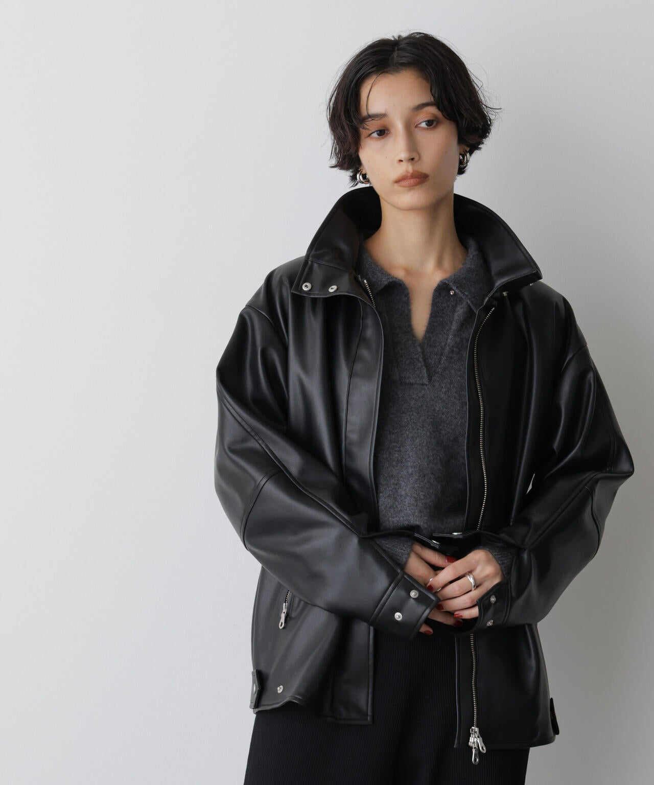 「STEVELOUR」スタンドフェイクレザージップブルゾン 6695216311