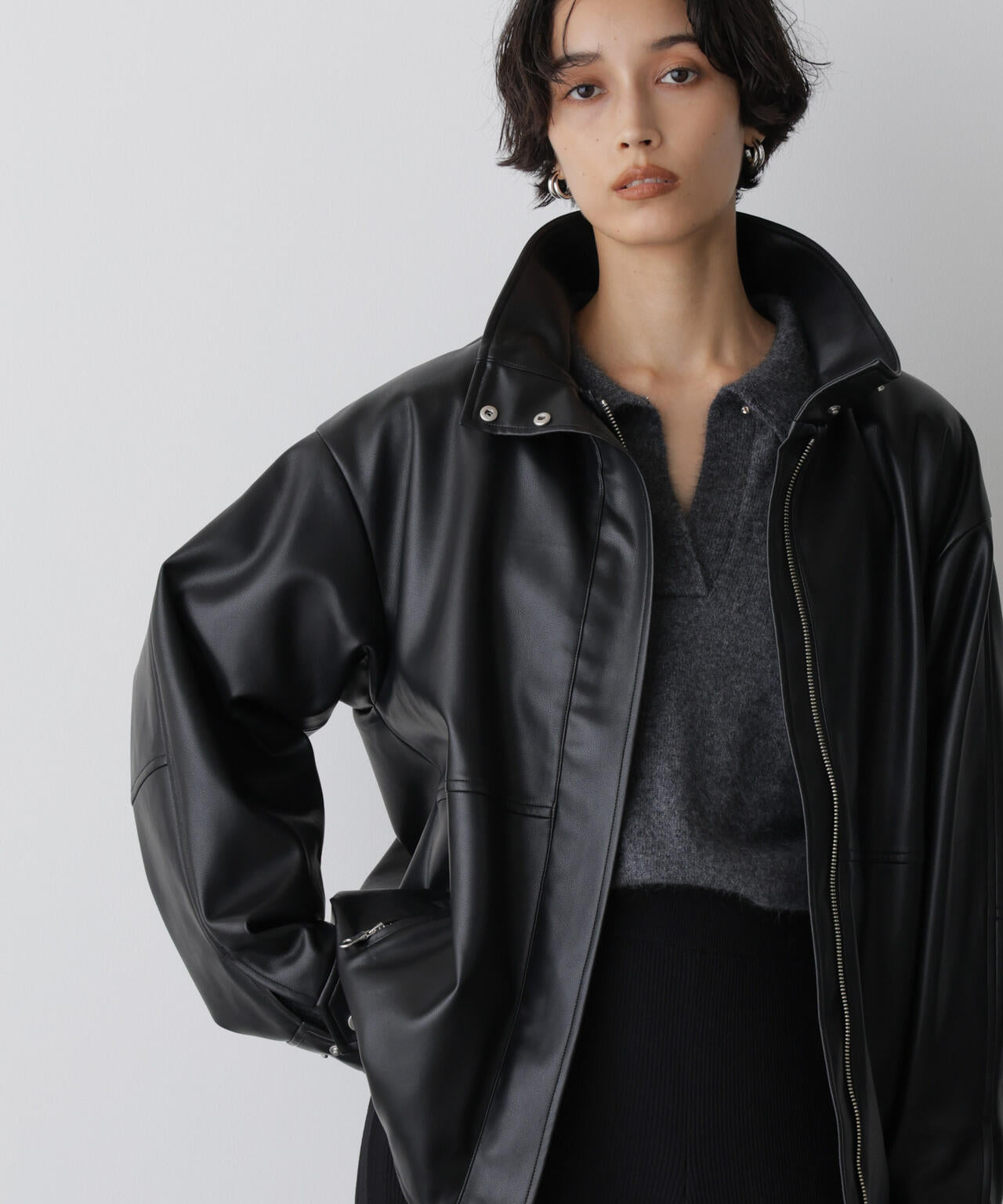 「STEVELOUR」スタンドフェイクレザージップブルゾン 6695216311