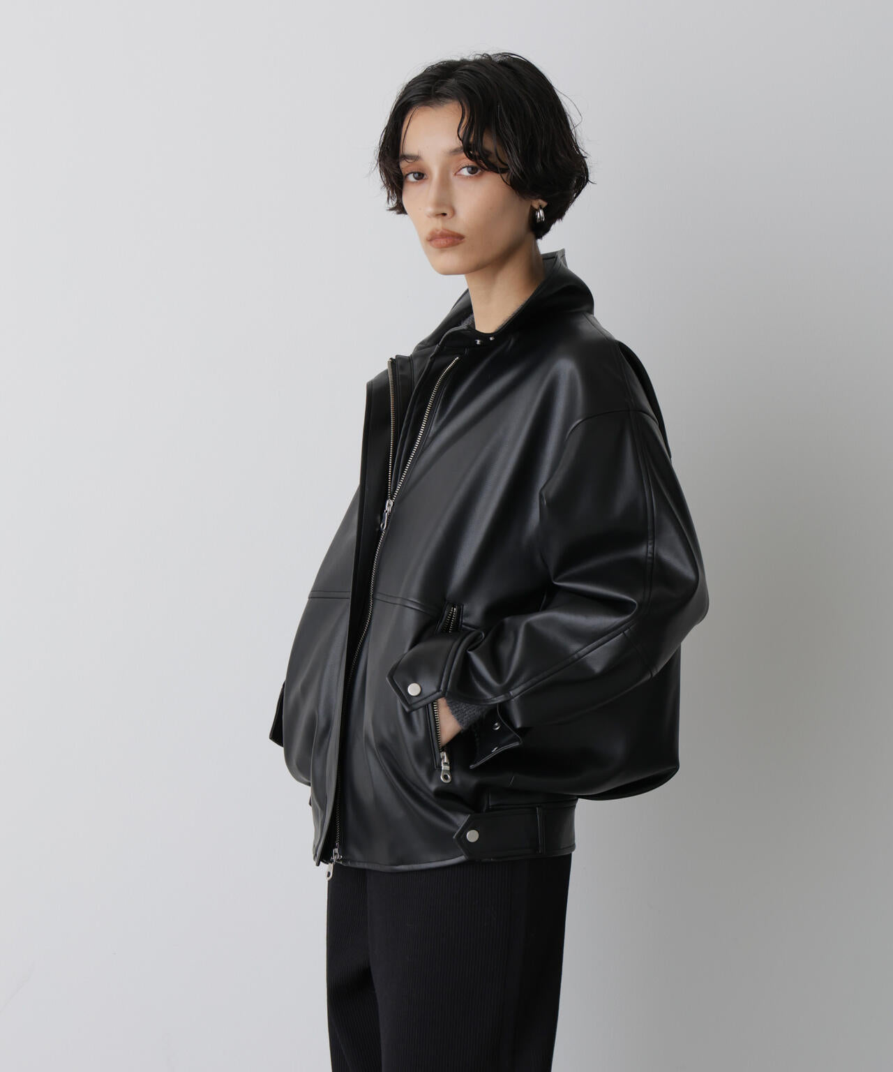 「STEVELOUR」スタンドフェイクレザージップブルゾン 6695216311