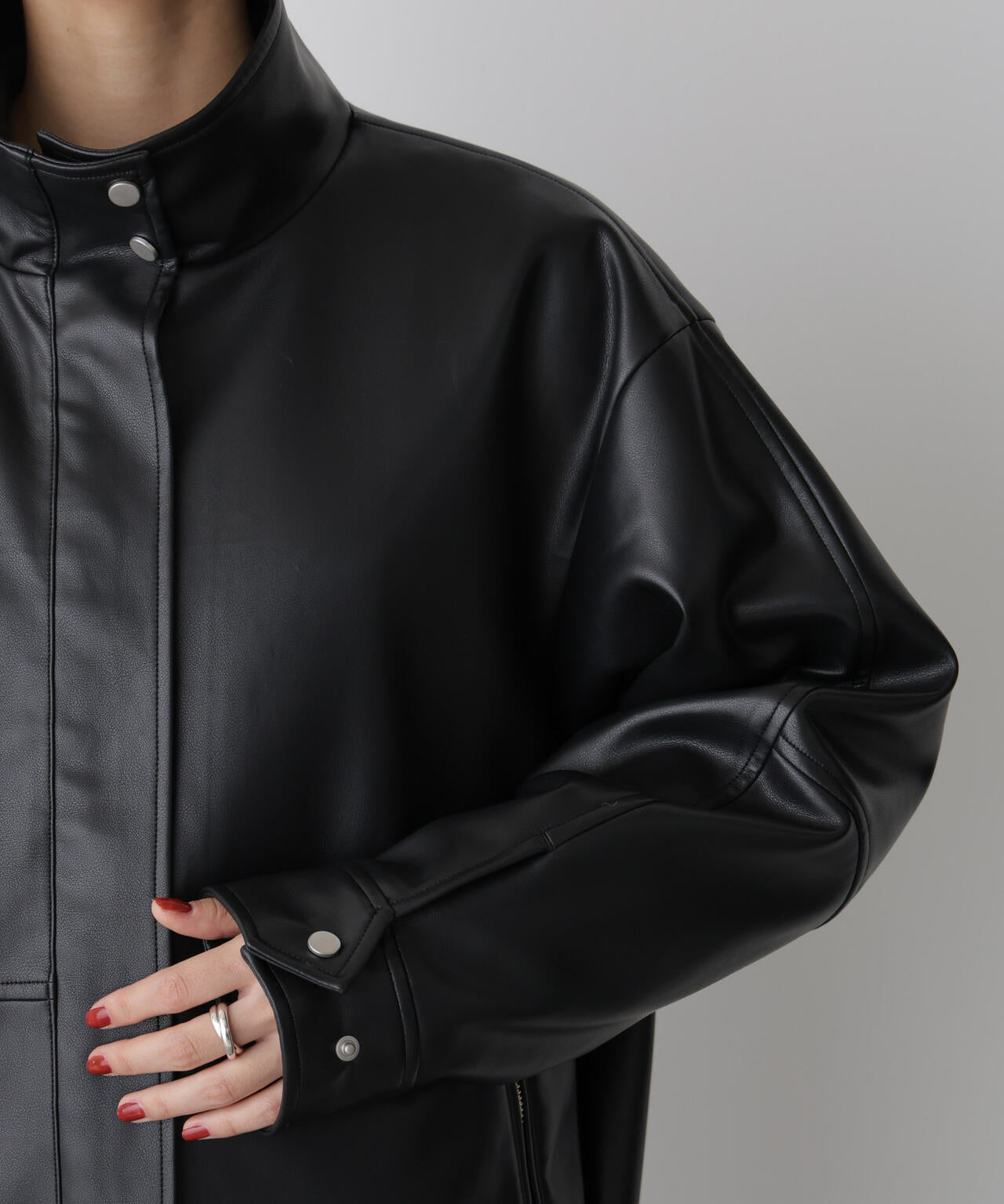 「STEVELOUR」スタンドフェイクレザージップブルゾン 6695216311