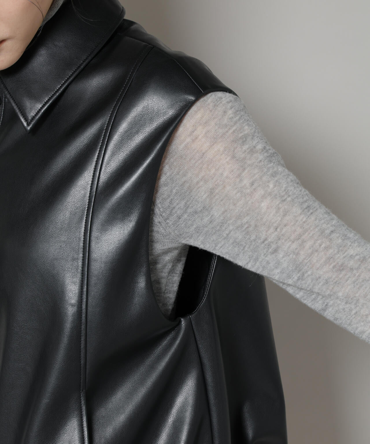 フェイクレザードロストヘムベスト 6695216312