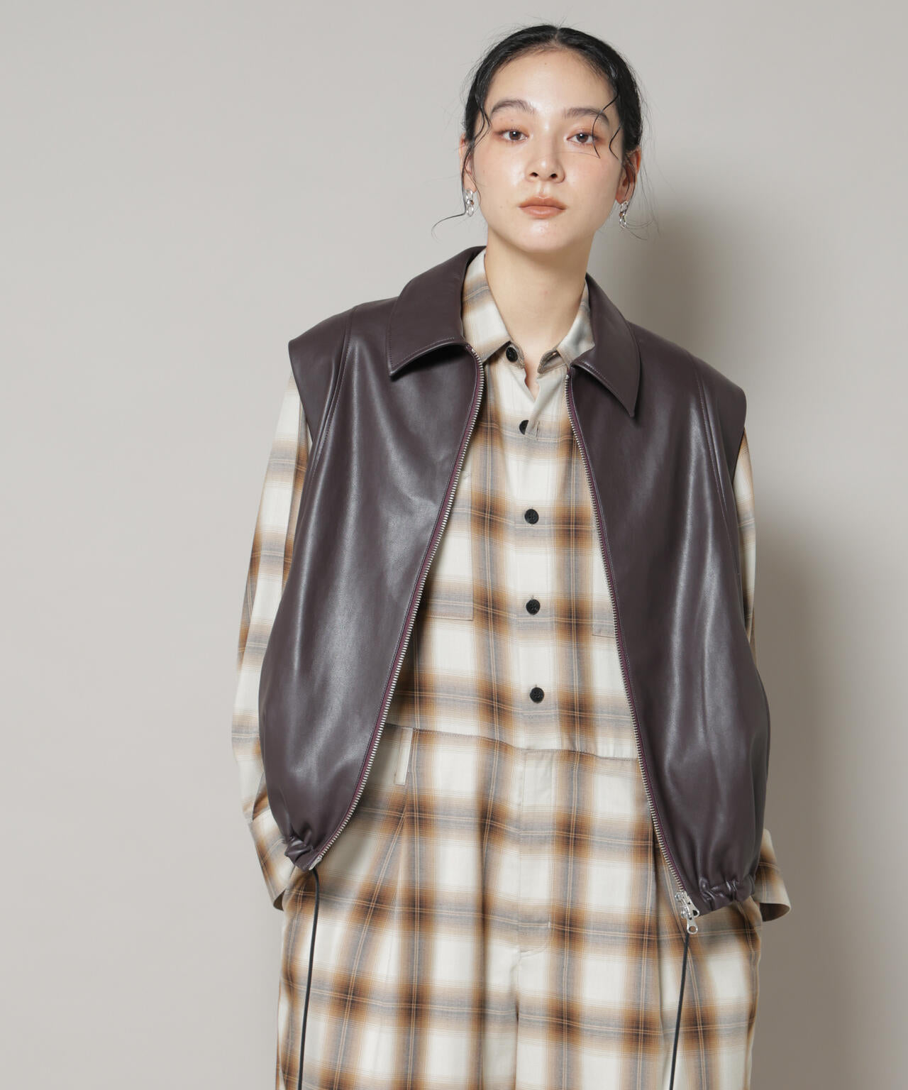 フェイクレザードロストヘムベスト 6695216312