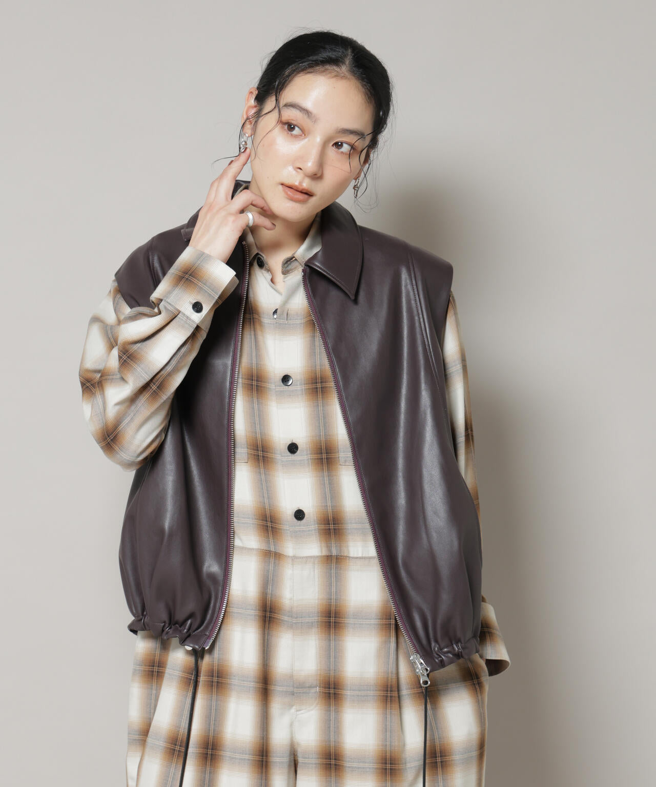 フェイクレザードロストヘムベスト 6695216312