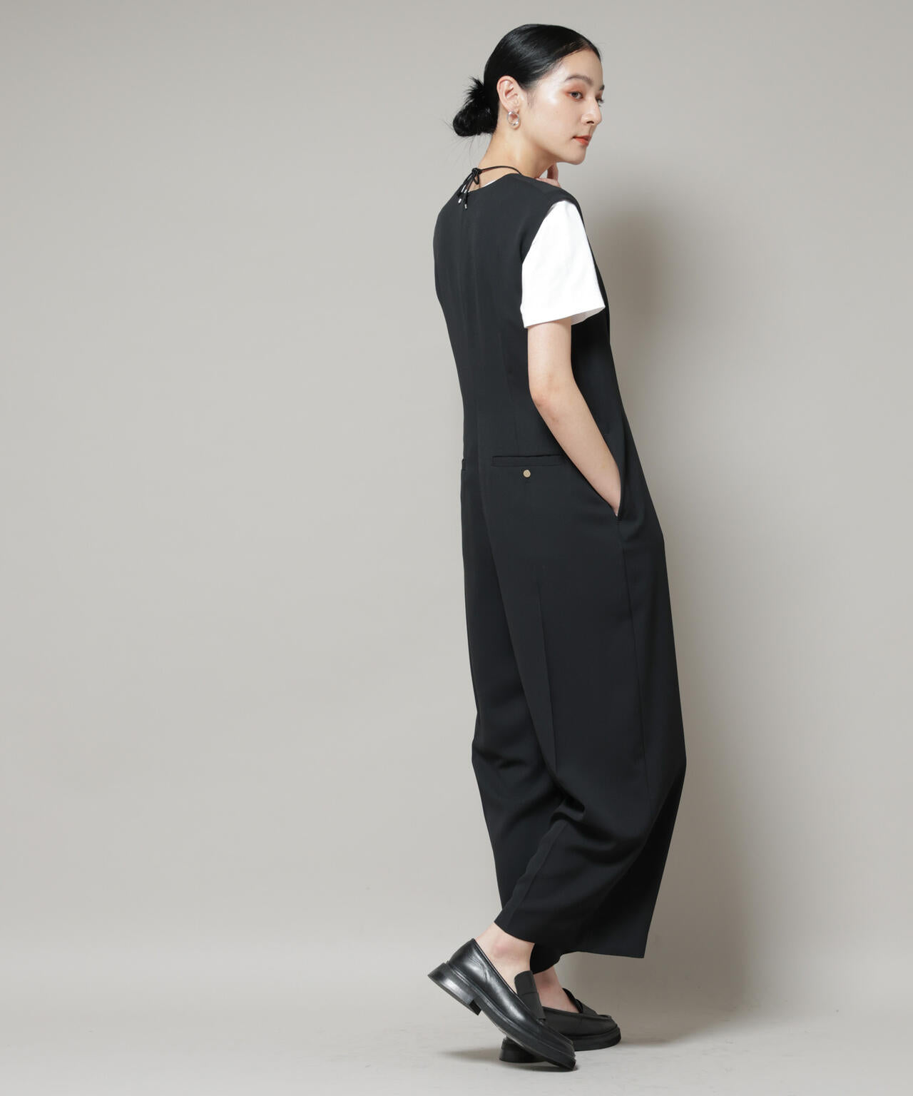 Vネックオールインワン 6695219311