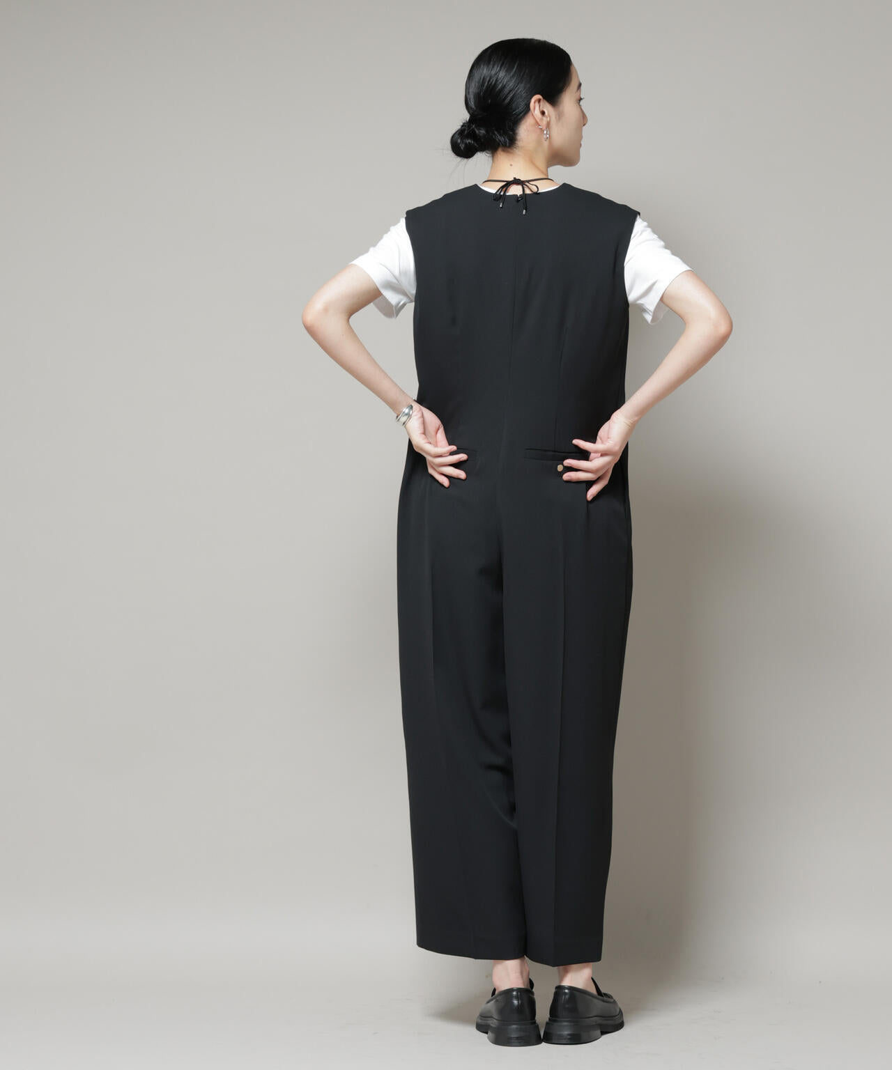 Vネックオールインワン 6695219311