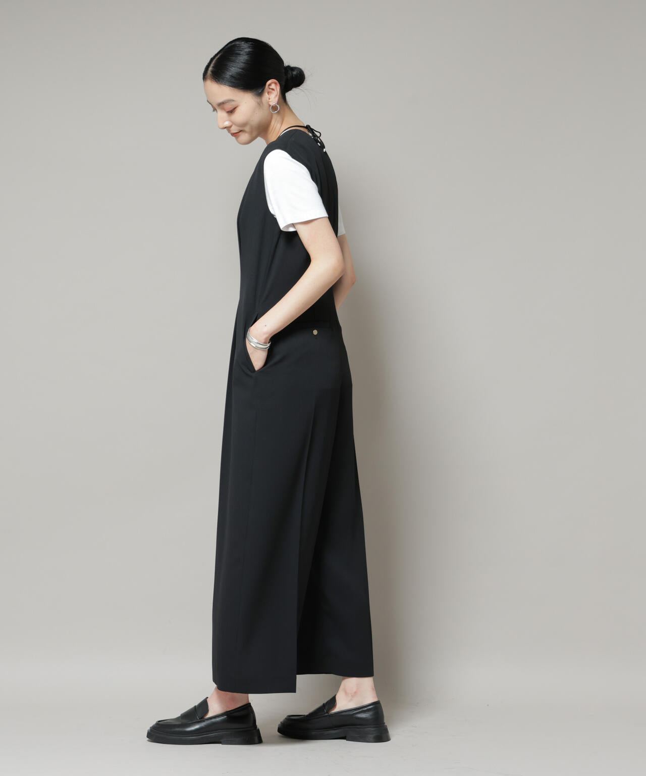 Vネックオールインワン 6695219311